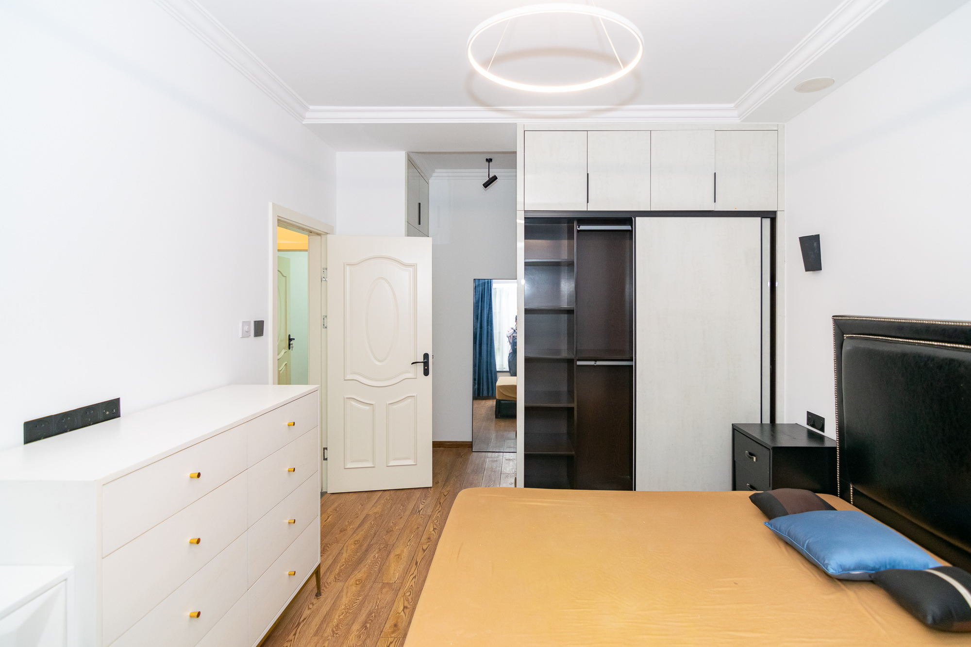 新华联梦想城 4室2厅2卫 126.00万 新华联梦想城 4室2厅2卫 126.00万卧室