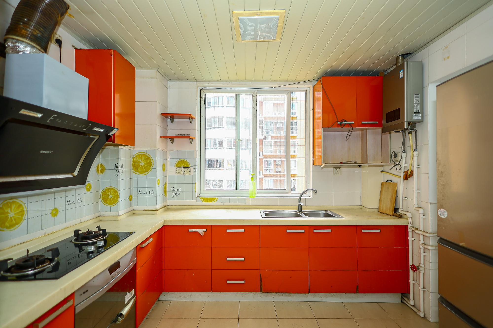 晶华美地 3室2厅2卫 82.00万 晶华美地 3室2厅2卫 82.00万厨房