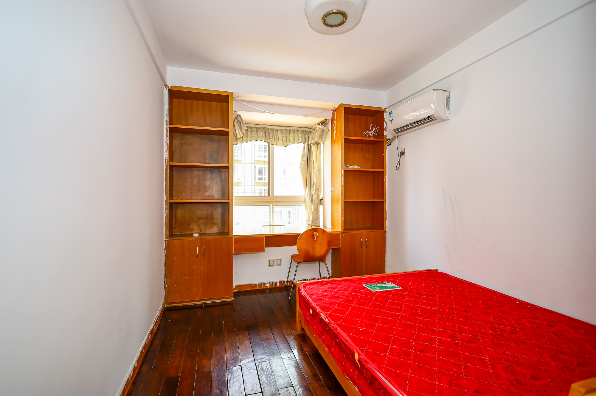 晶华美地 3室2厅2卫 82.00万 晶华美地 3室2厅2卫 82.00万卧室