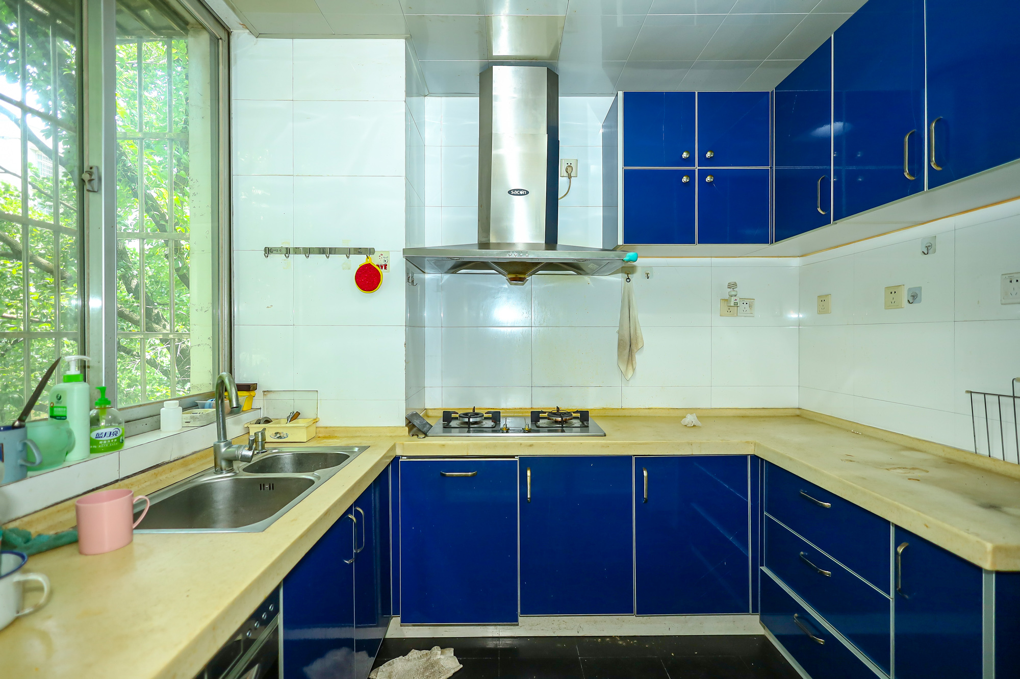 泰格林纸  4室2厅2卫    78.0万 泰格林纸  4室2厅2卫    78.0万厨房