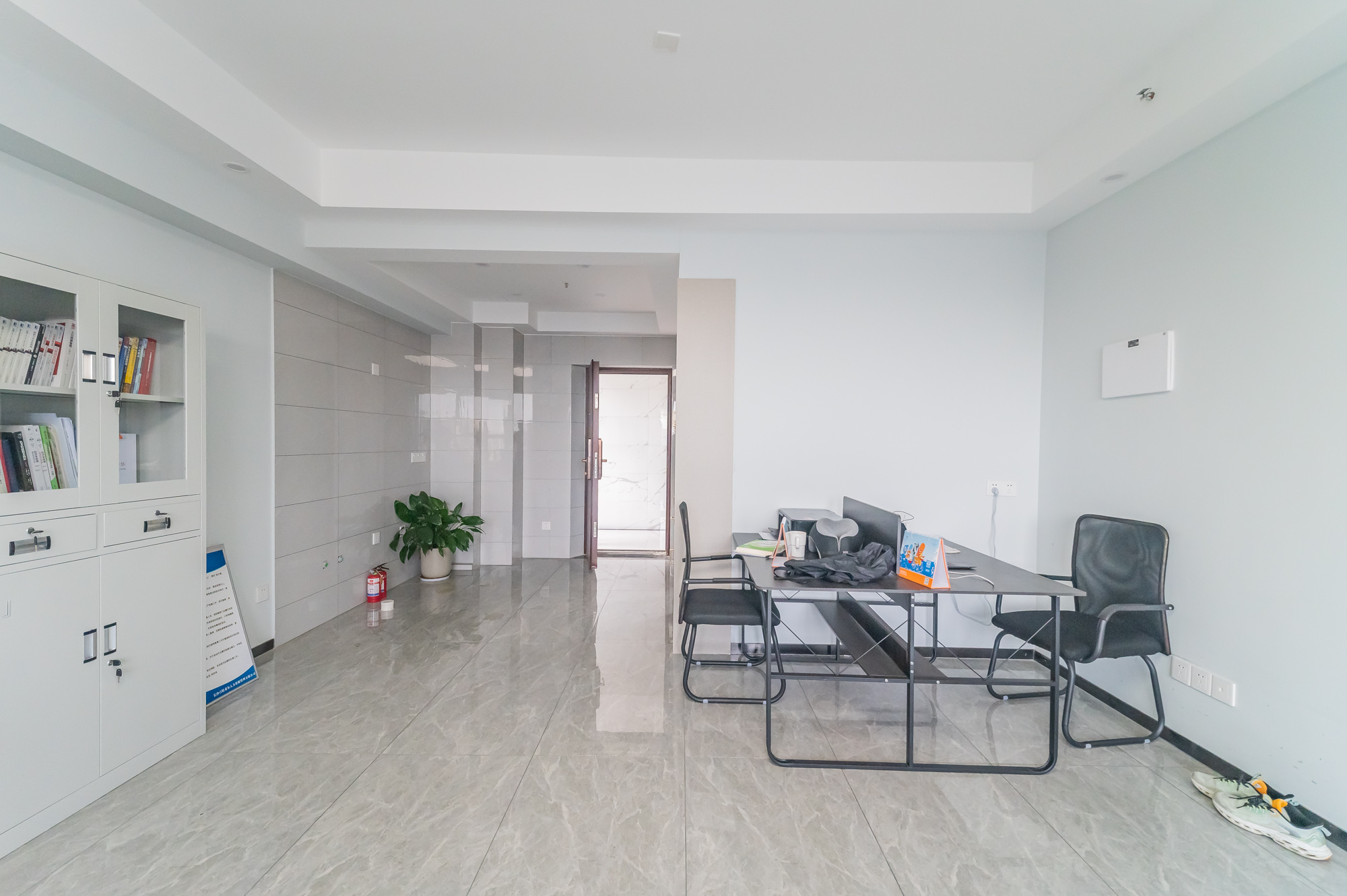 世景国际广场 1室1厅1卫 48.0万 世景国际广场 1室1厅1卫 48.0万客厅