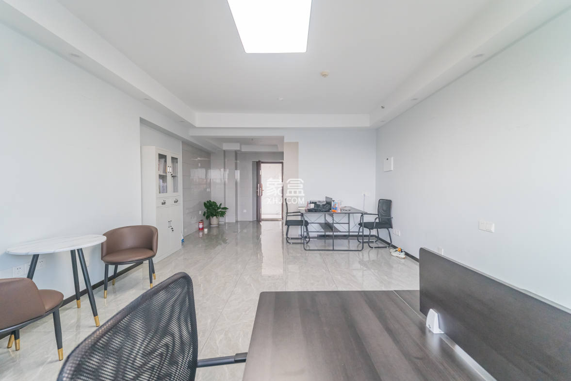 世景国际广场 1室1厅1卫 48.0万 世景国际广场 1室1厅1卫 48.0万客厅