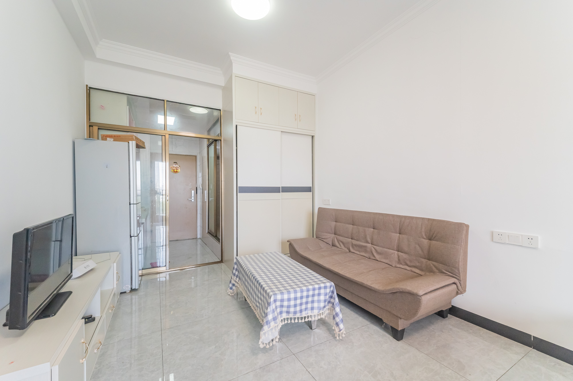 海伦春天 1室1厅1卫 29.73万 海伦春天 1室1厅1卫 29.73万客厅