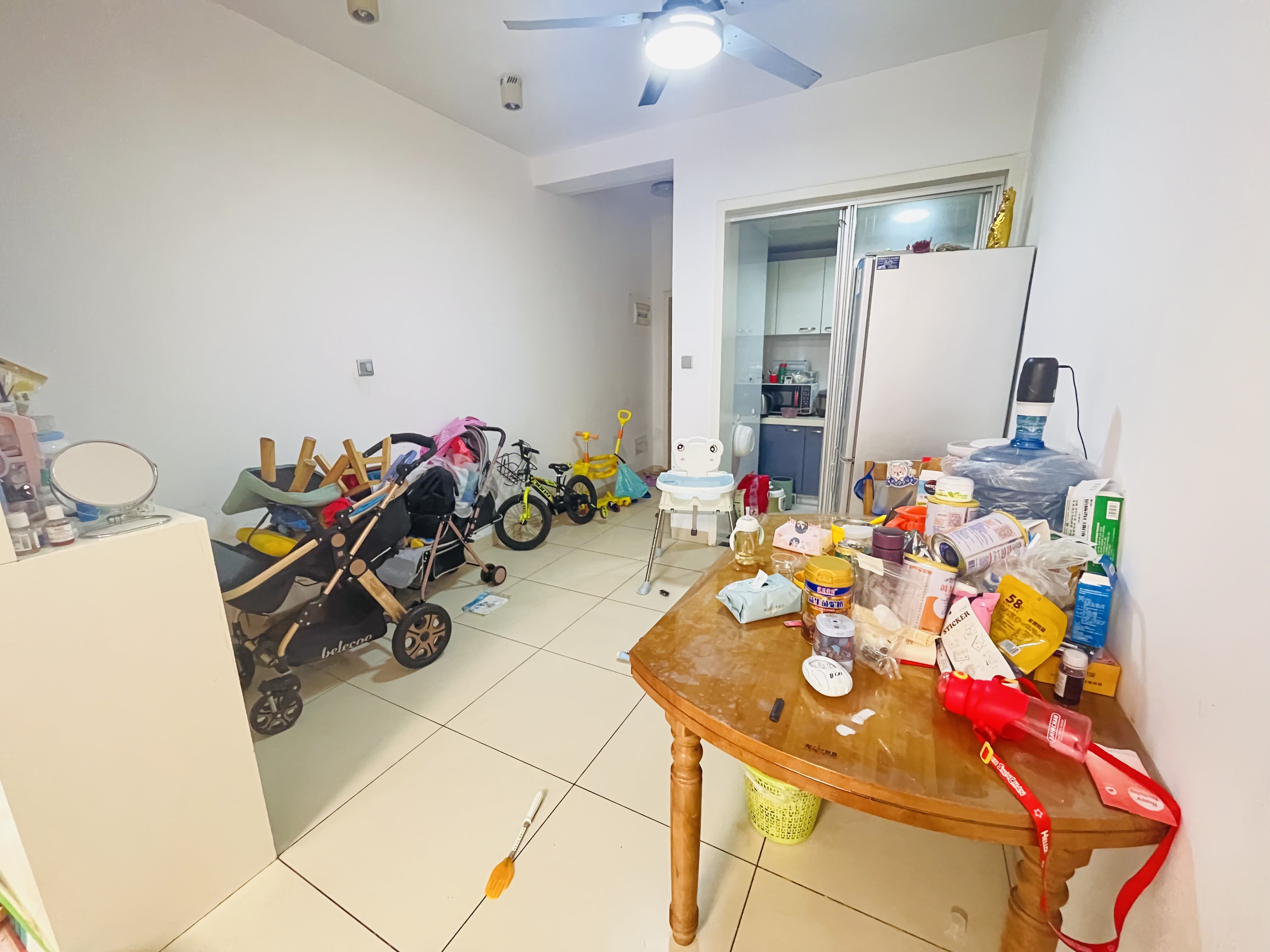 新府华城 3室2厅1卫 49.8万 新府华城 3室2厅1卫 49.8万客厅