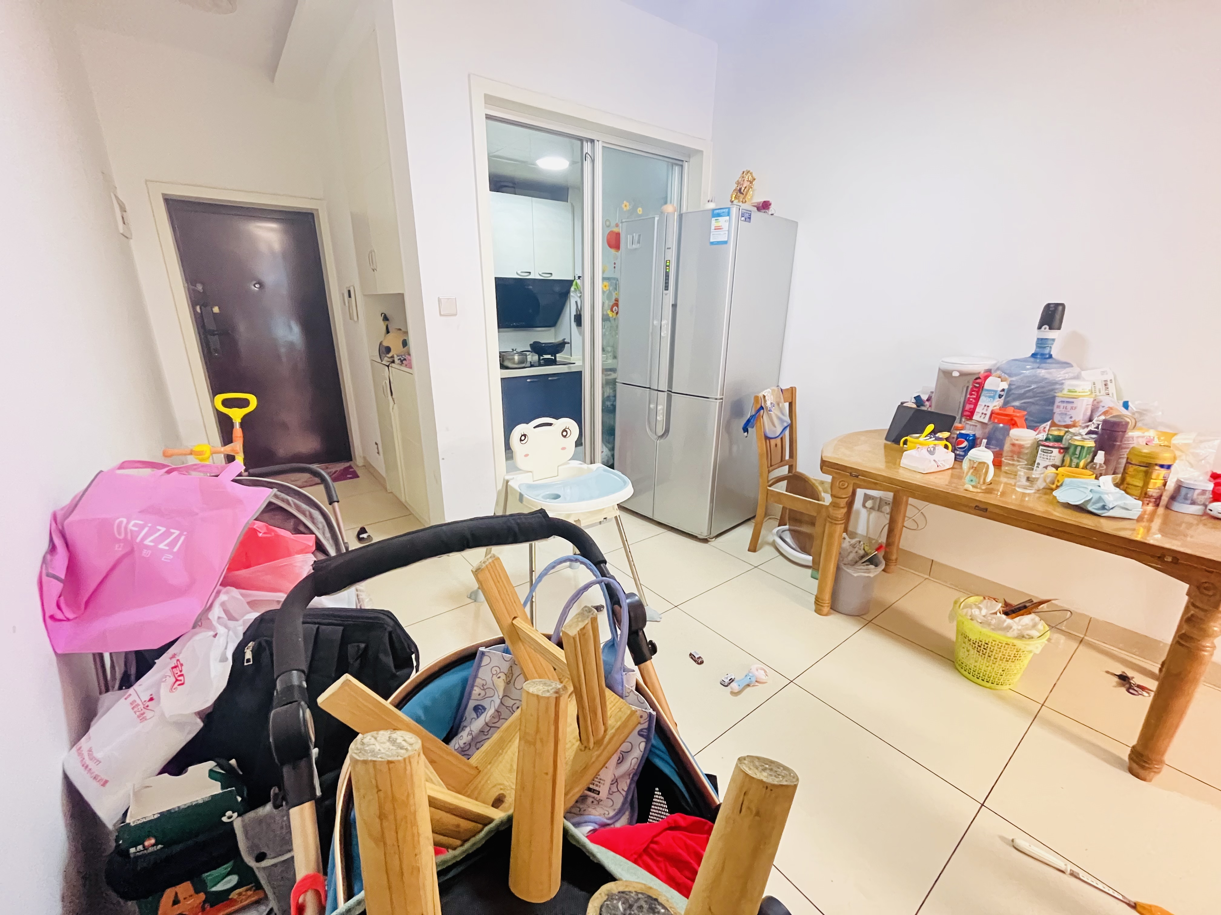 新府华城 3室2厅1卫 49.8万 新府华城 3室2厅1卫 49.8万客厅