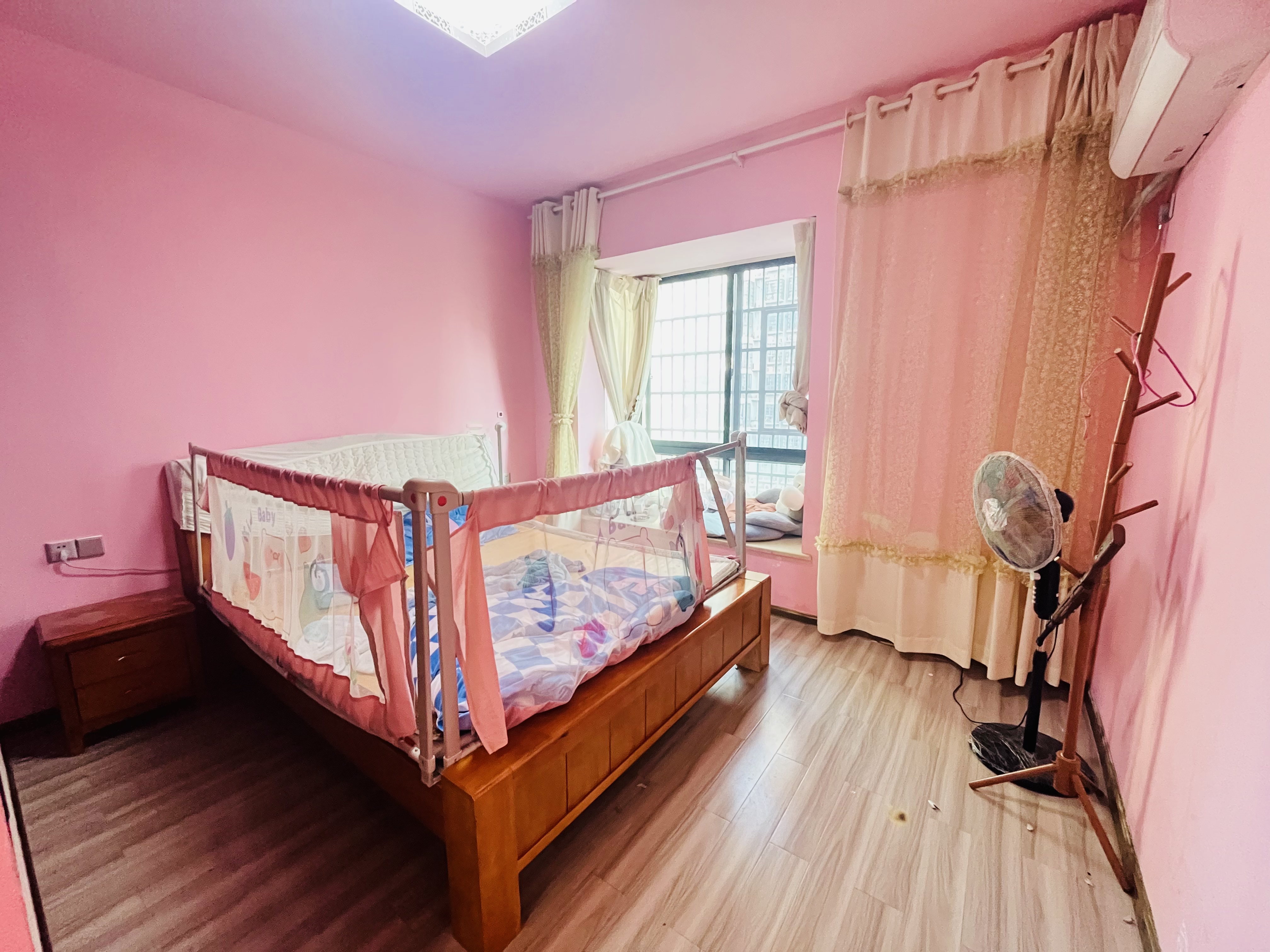 新府华城 3室2厅1卫 49.8万 新府华城 3室2厅1卫 49.8万客厅