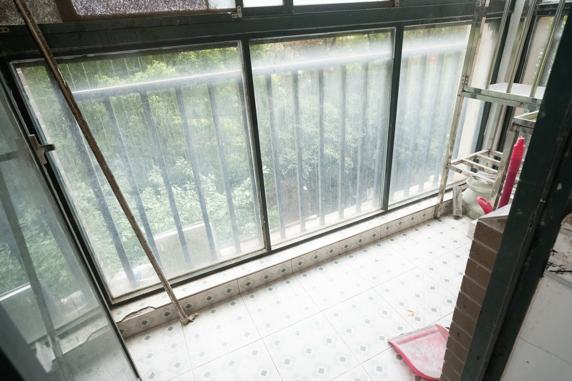圆梦完美生活  4室2厅2卫   102.00万阳台