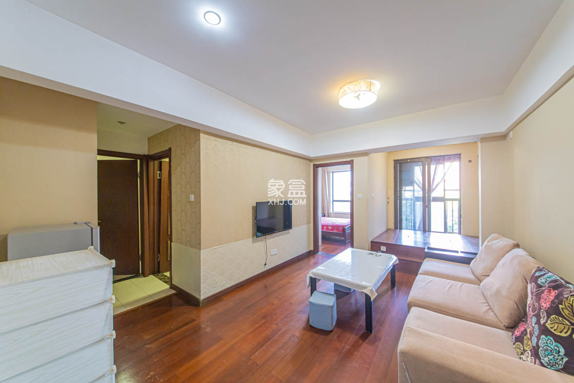 绿地公馆(绿地名邸) 1室1厅1卫 67.00万 绿地公馆(绿地名邸) 1室1厅1卫 67.00万客厅