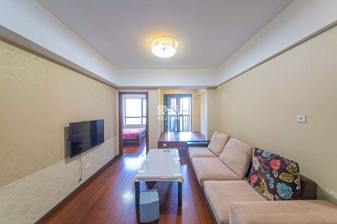 绿地公馆(绿地名邸) 1室1厅1卫 67.00万 绿地公馆(绿地名邸) 1室1厅1卫 67.00万客厅