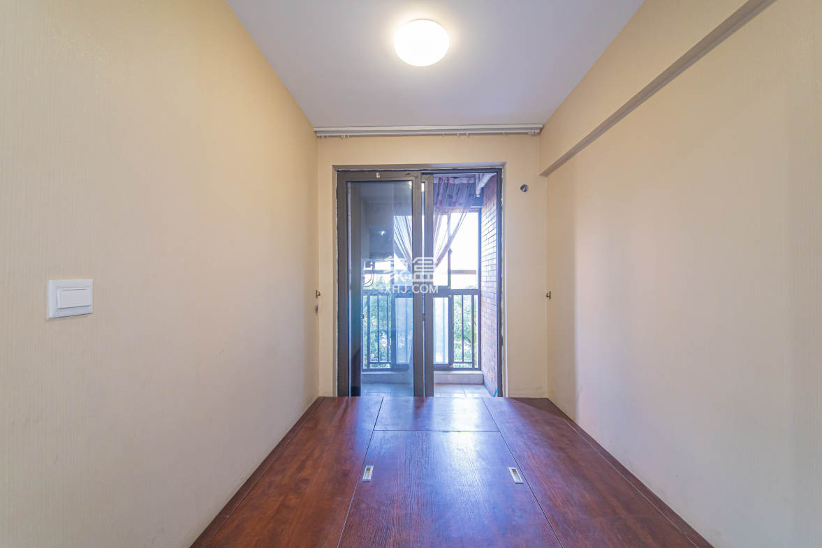 绿地公馆(绿地名邸) 1室1厅1卫 67.00万 绿地公馆(绿地名邸) 1室1厅1卫 67.00万卧室