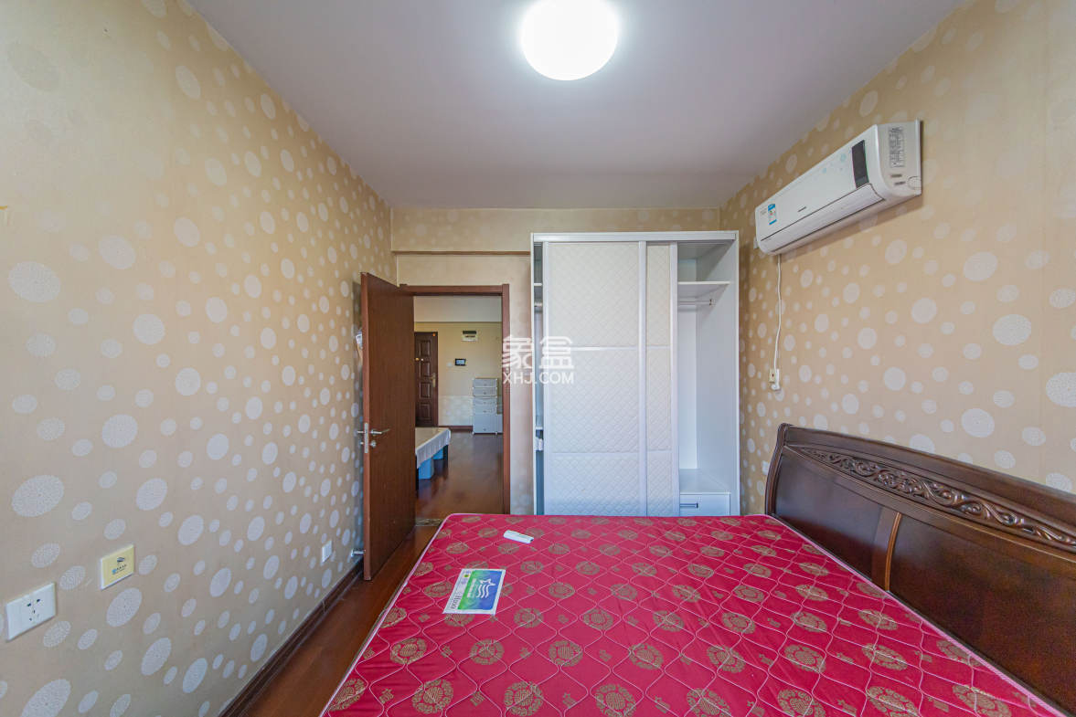 绿地公馆(绿地名邸) 1室1厅1卫 67.00万 绿地公馆(绿地名邸) 1室1厅1卫 67.00万卧室