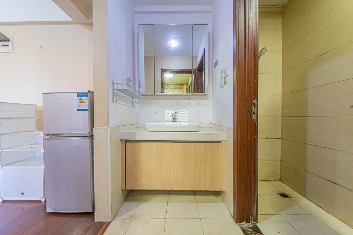 绿地公馆(绿地名邸) 1室1厅1卫 67.00万 绿地公馆(绿地名邸) 1室1厅1卫 67.00万卫生间