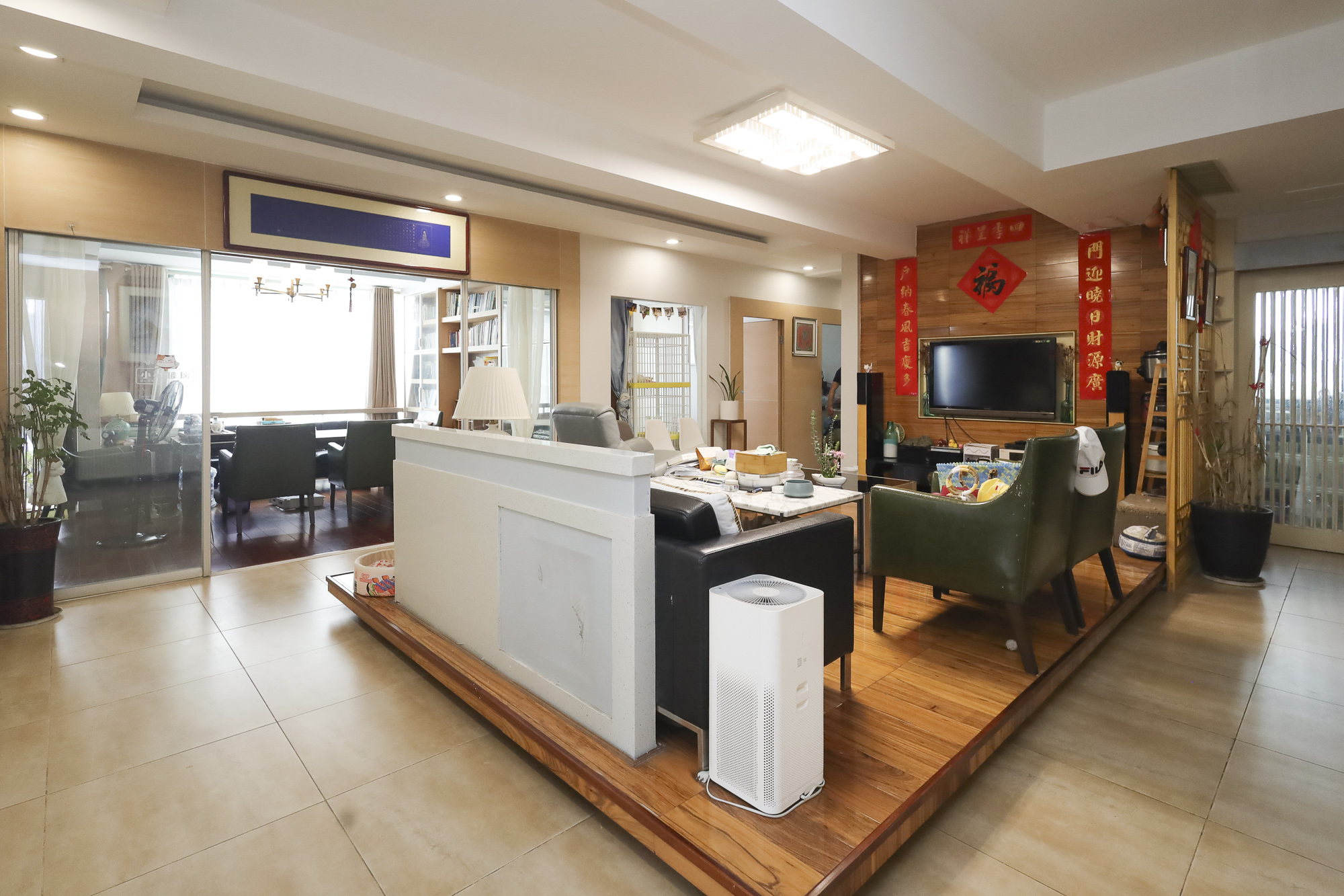 景秀江山  6室2厅3卫    260.0万 景秀江山  6室2厅3卫    260.0万客厅