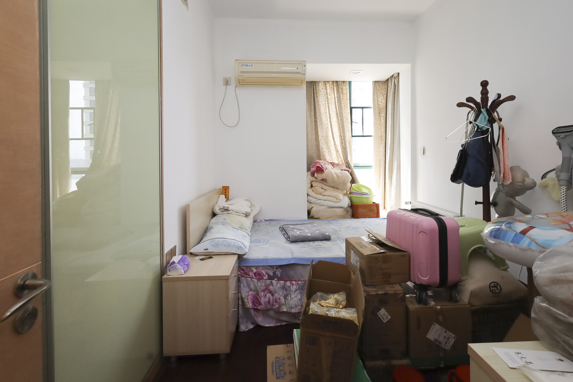 景秀江山  6室2厅3卫    260.0万 景秀江山  6室2厅3卫    260.0万卧室