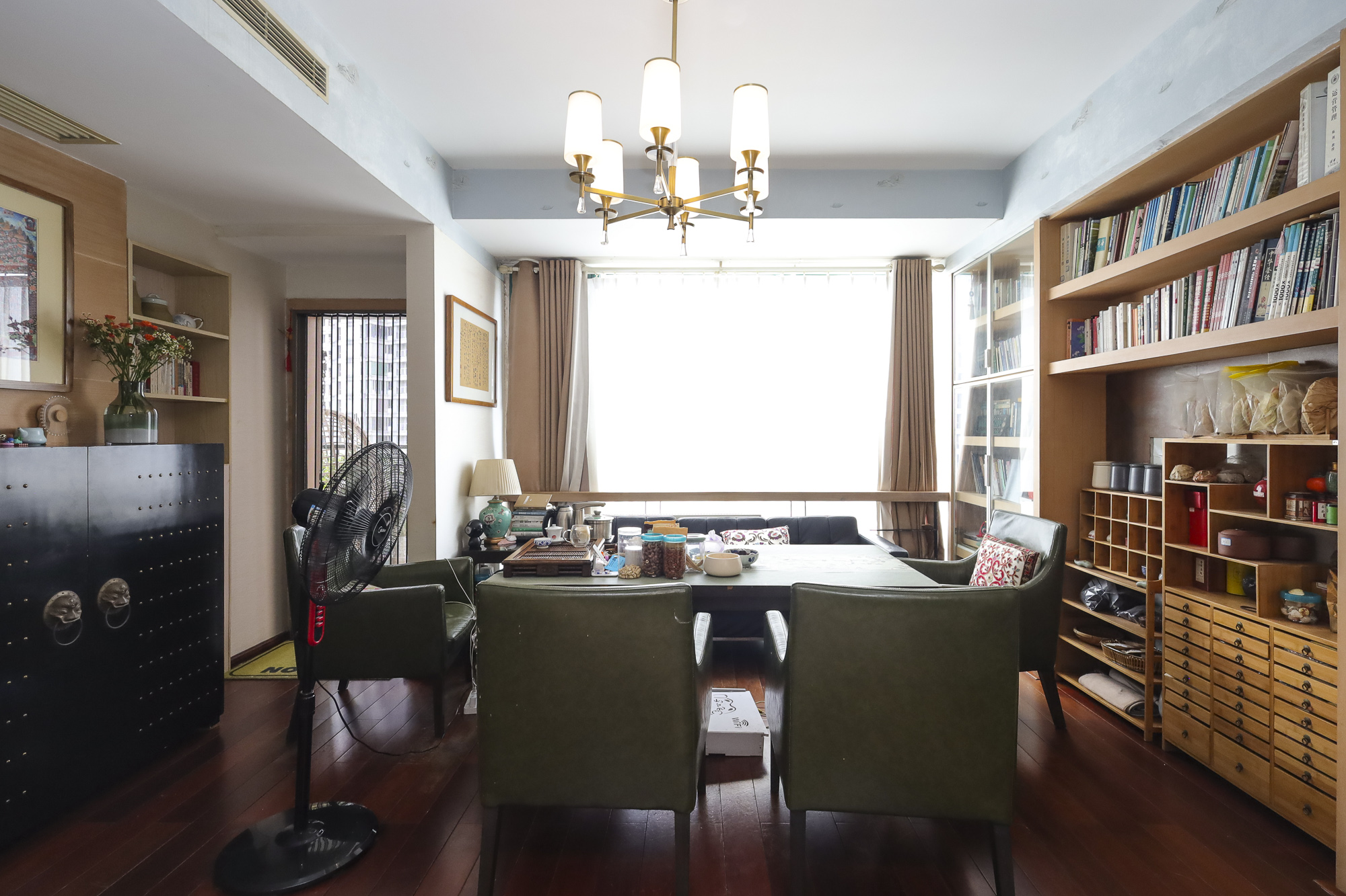 景秀江山  6室2厅3卫    260.0万 景秀江山  6室2厅3卫    260.0万卧室