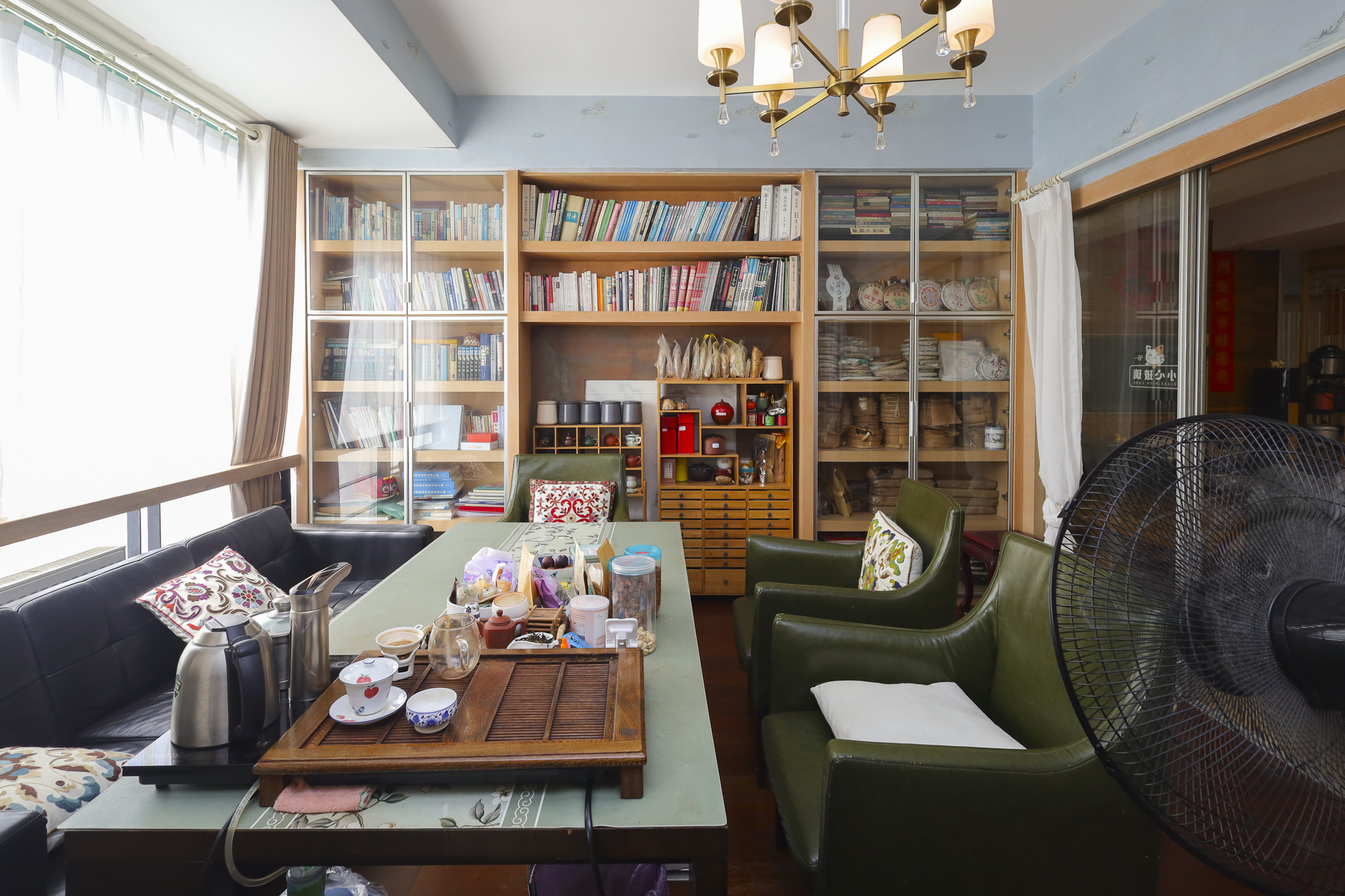 景秀江山  6室2厅3卫    260.0万 景秀江山  6室2厅3卫    260.0万卧室