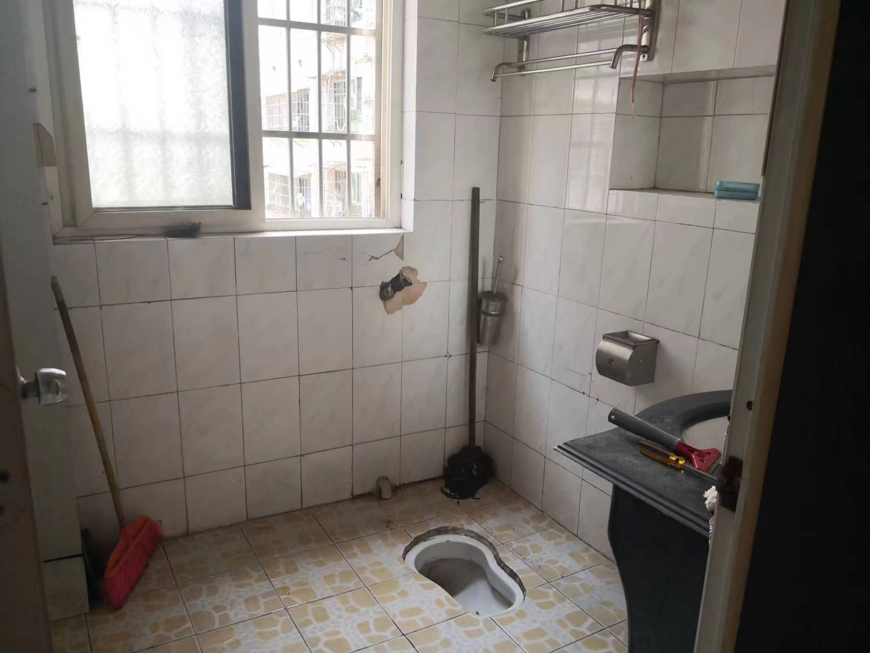 合泰大街 3室2厅2卫 36.0万 合泰大街 3室2厅2卫 36.0万室内图