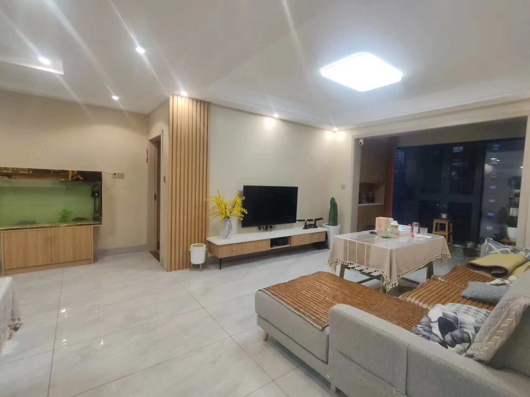 翡翠公园(北大资源) 4室2厅2卫 87.0万 翡翠公园(北大资源) 4室2厅2卫 87.0万室内图