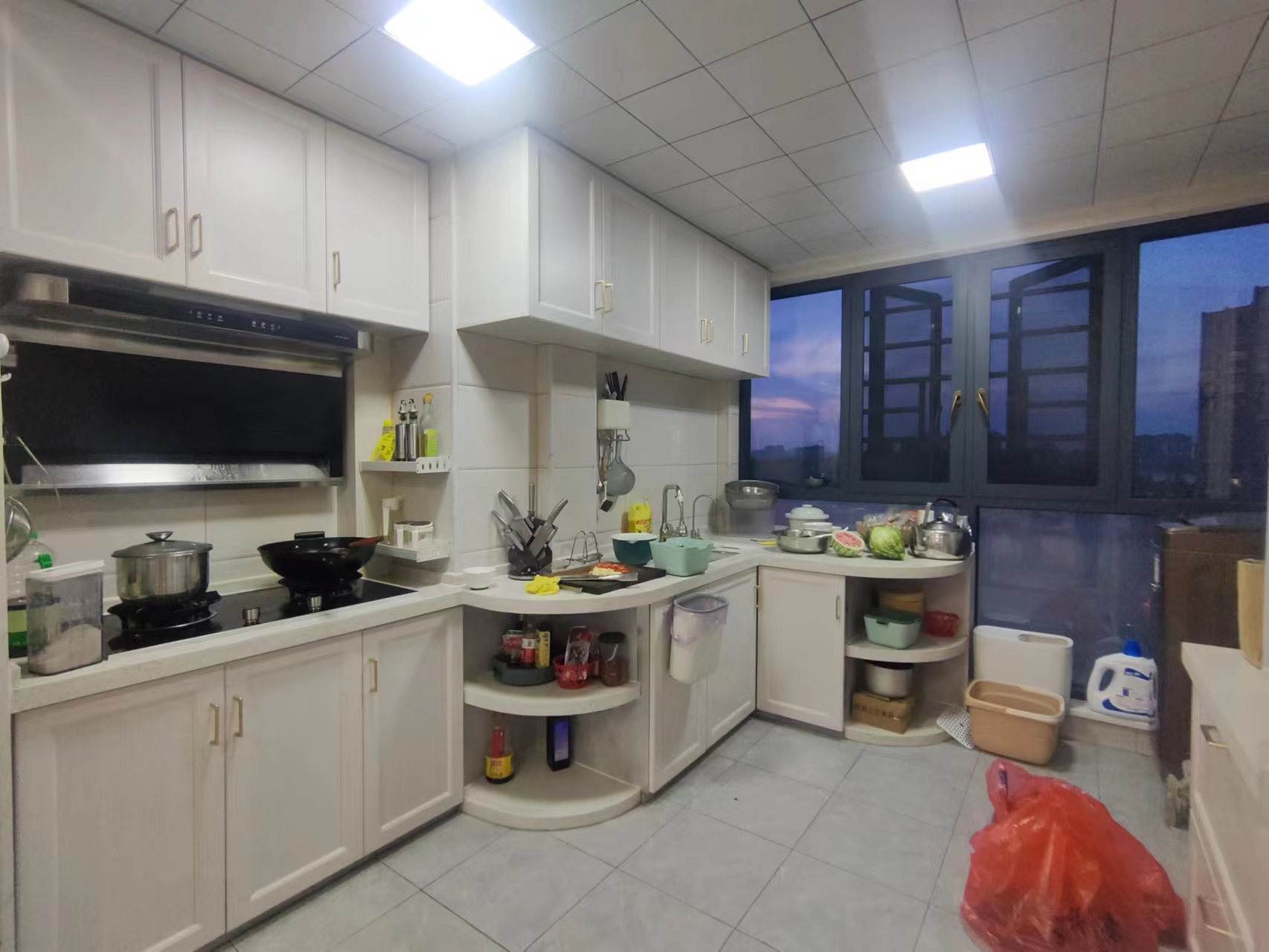 翡翠公园(北大资源) 4室2厅2卫 87.0万 翡翠公园(北大资源) 4室2厅2卫 87.0万室内图