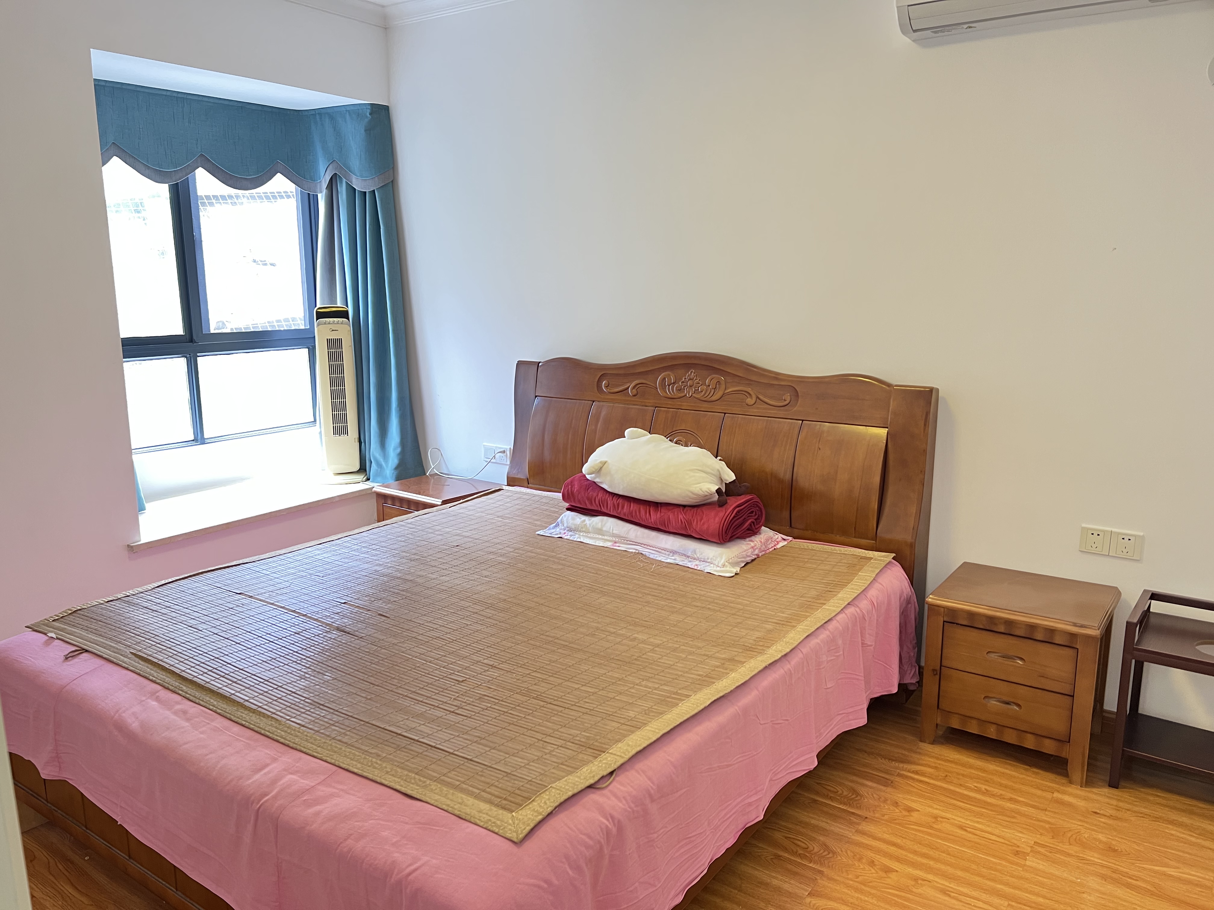 时代新城(翰林府) 6室2厅2卫 88.0万 时代新城(翰林府) 6室2厅2卫 88.0万室内图