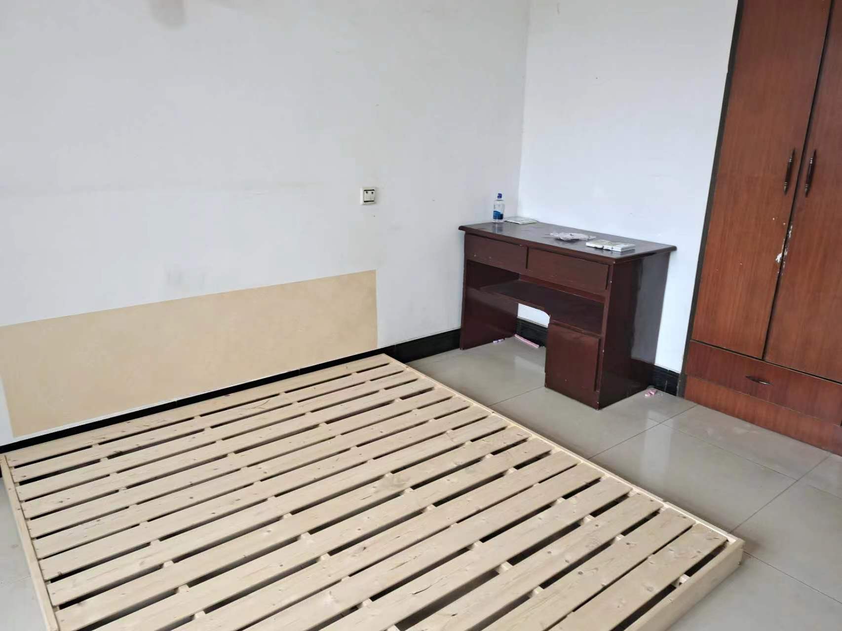 玉兰公寓  3室2厅1卫   38.80万客厅
