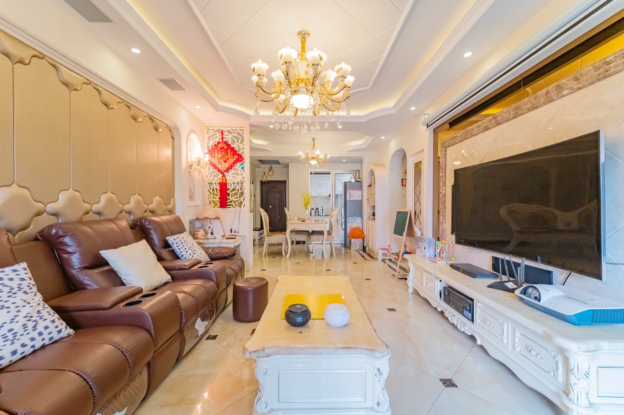 华润凤凰城三期 3室2厅1卫 95.0万 华润凤凰城三期 3室2厅1卫 95.0万客厅