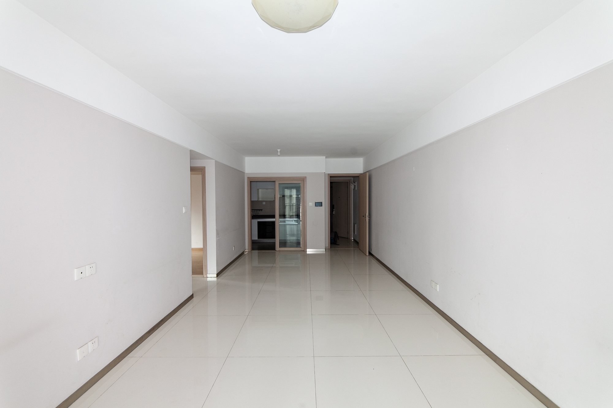 时代倾城三期 2室2厅1卫 83.6万 时代倾城三期 2室2厅1卫 83.6万客厅