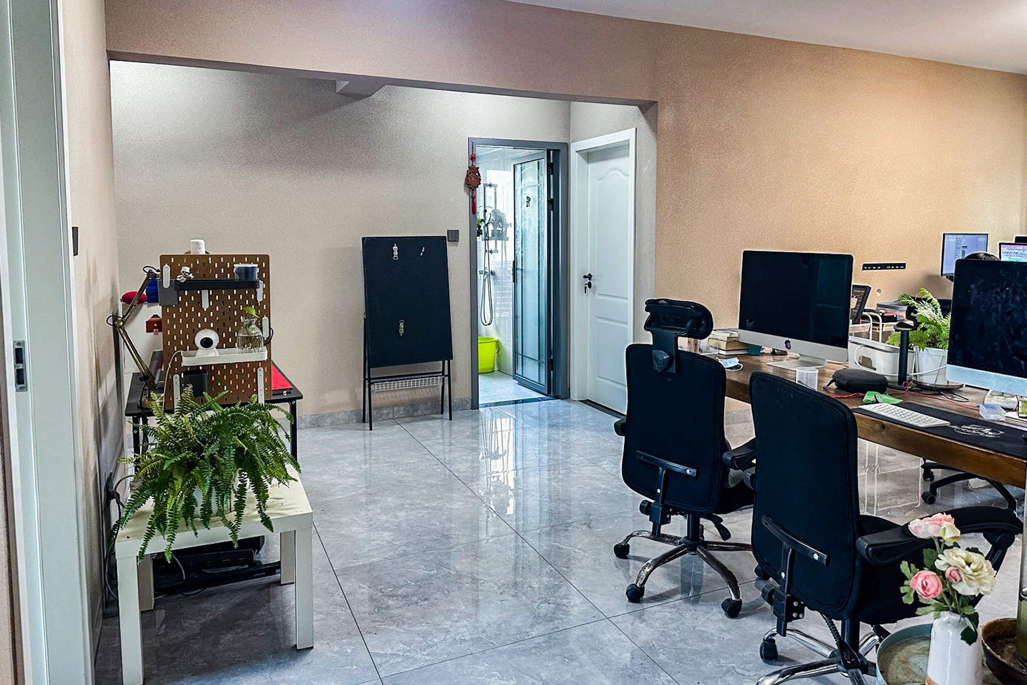 龙湖湘风原著(龙湖湘风星城) 4室2厅2卫 100.00万 龙湖湘风原著(龙湖湘风星城) 4室2厅2卫 100.00万客厅