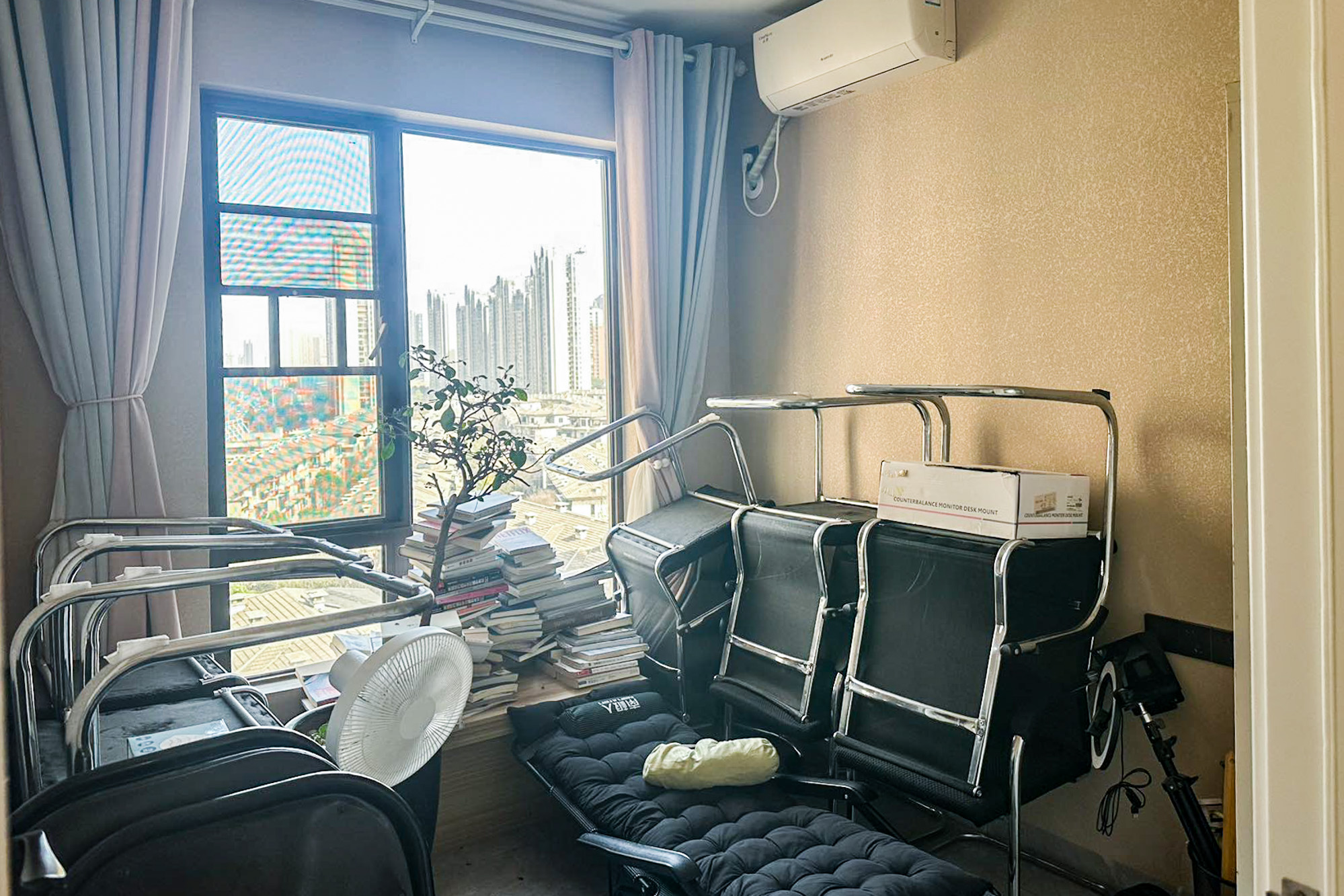 龙湖湘风原著(龙湖湘风星城) 4室2厅2卫 100.00万 龙湖湘风原著(龙湖湘风星城) 4室2厅2卫 100.00万卧室