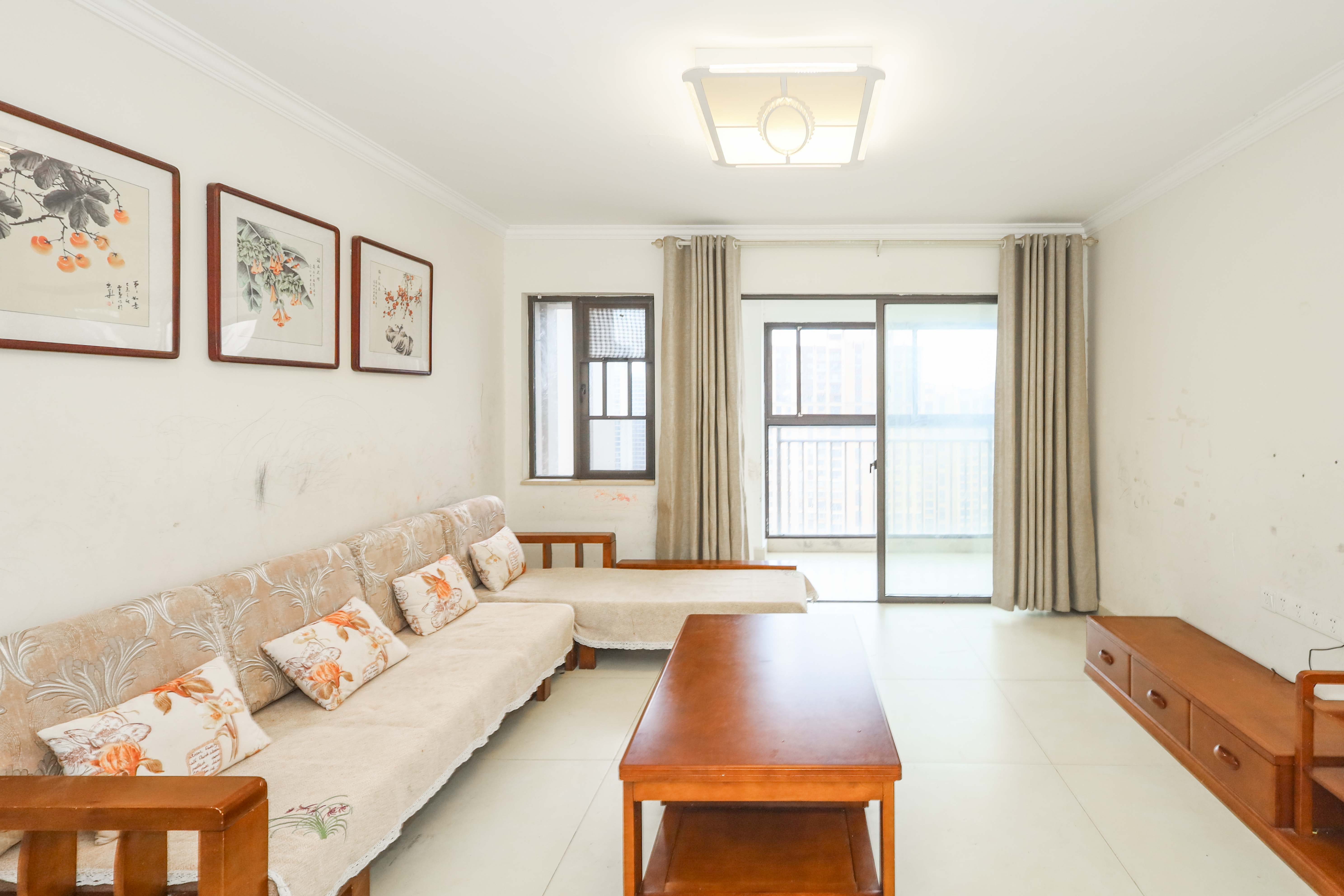 旭辉御府  3室2厅2卫    185.0万客厅