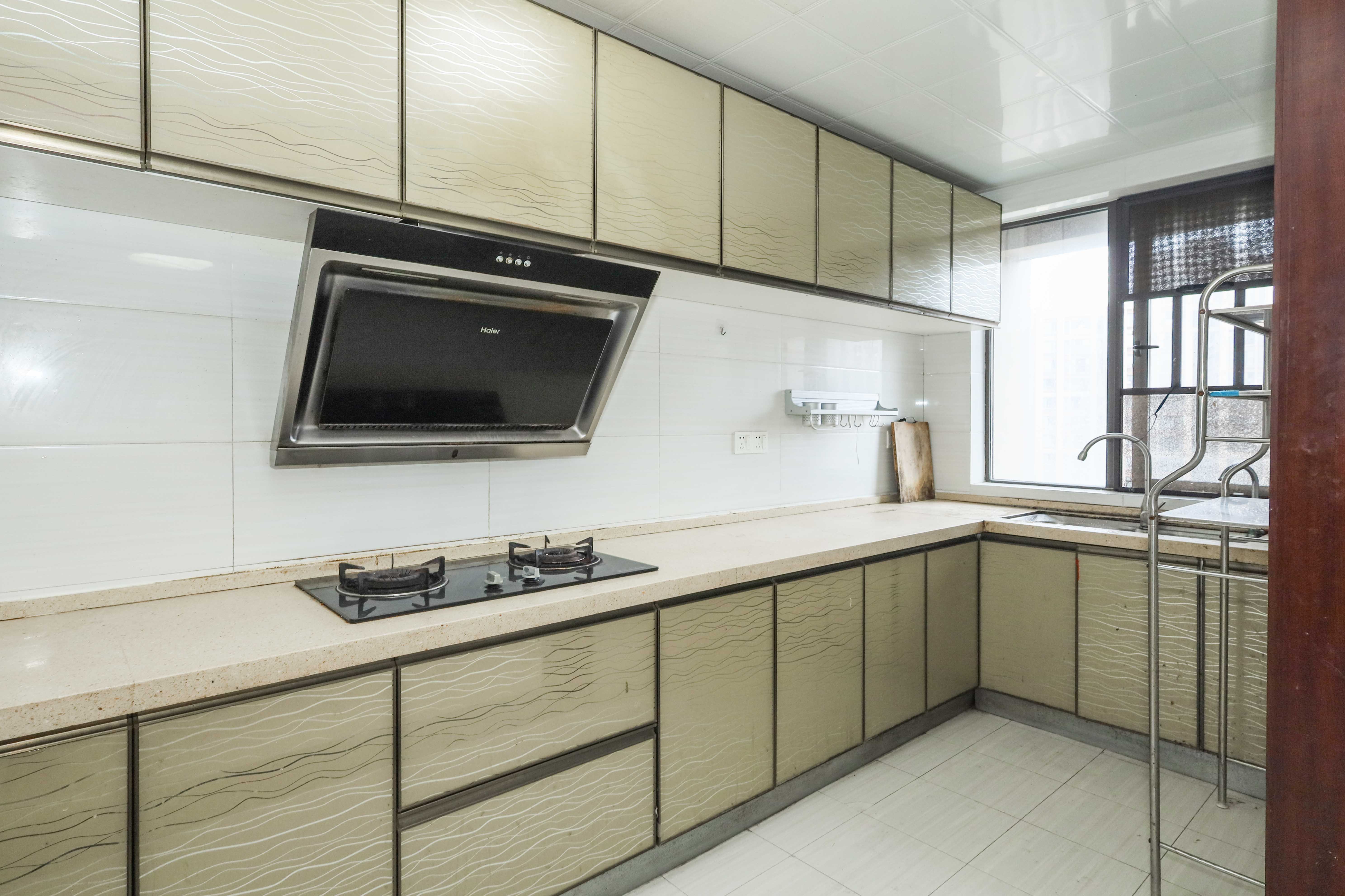 旭辉御府  3室2厅2卫    185.0万厨房