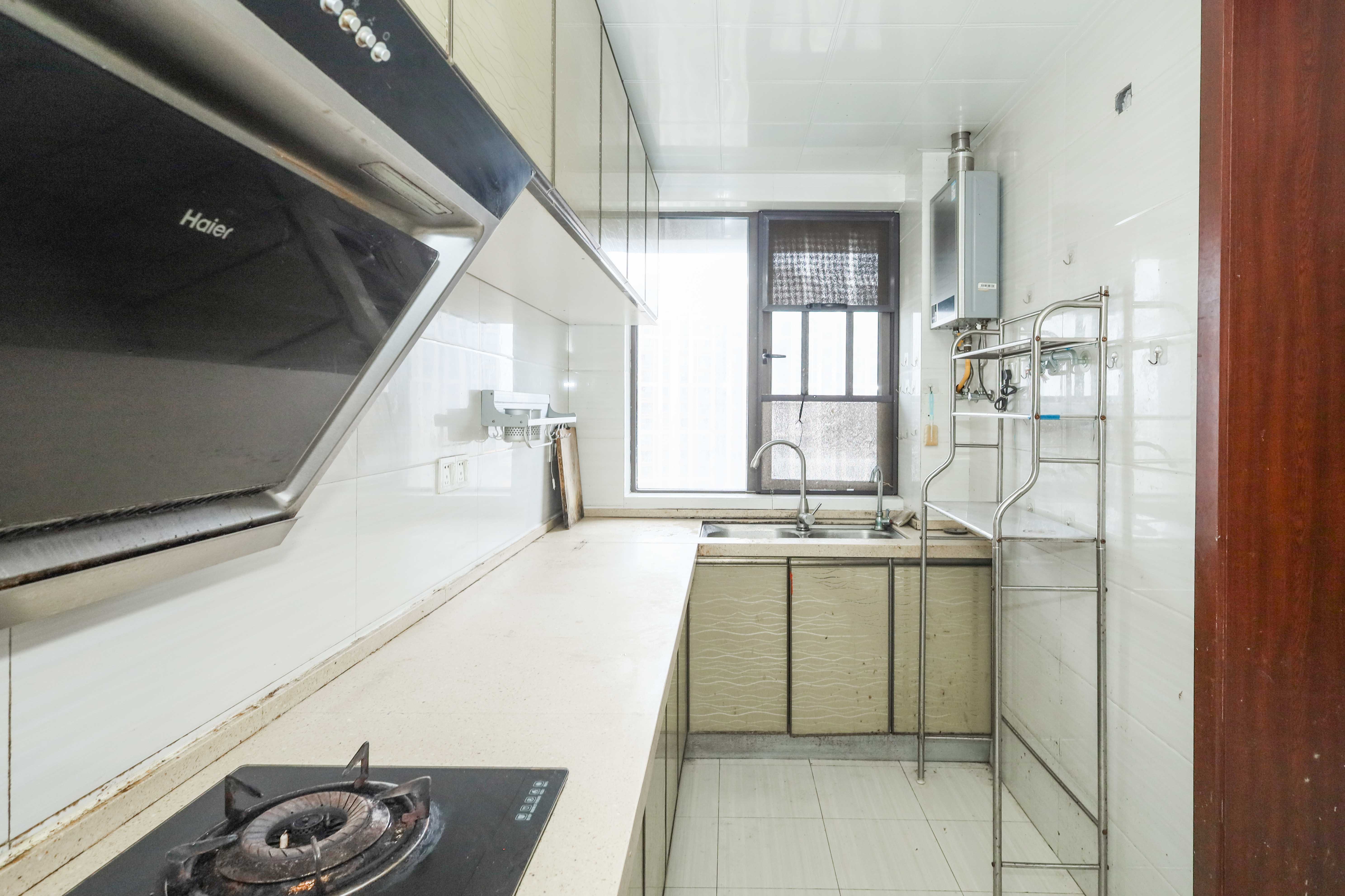 旭辉御府  3室2厅2卫    185.0万厨房