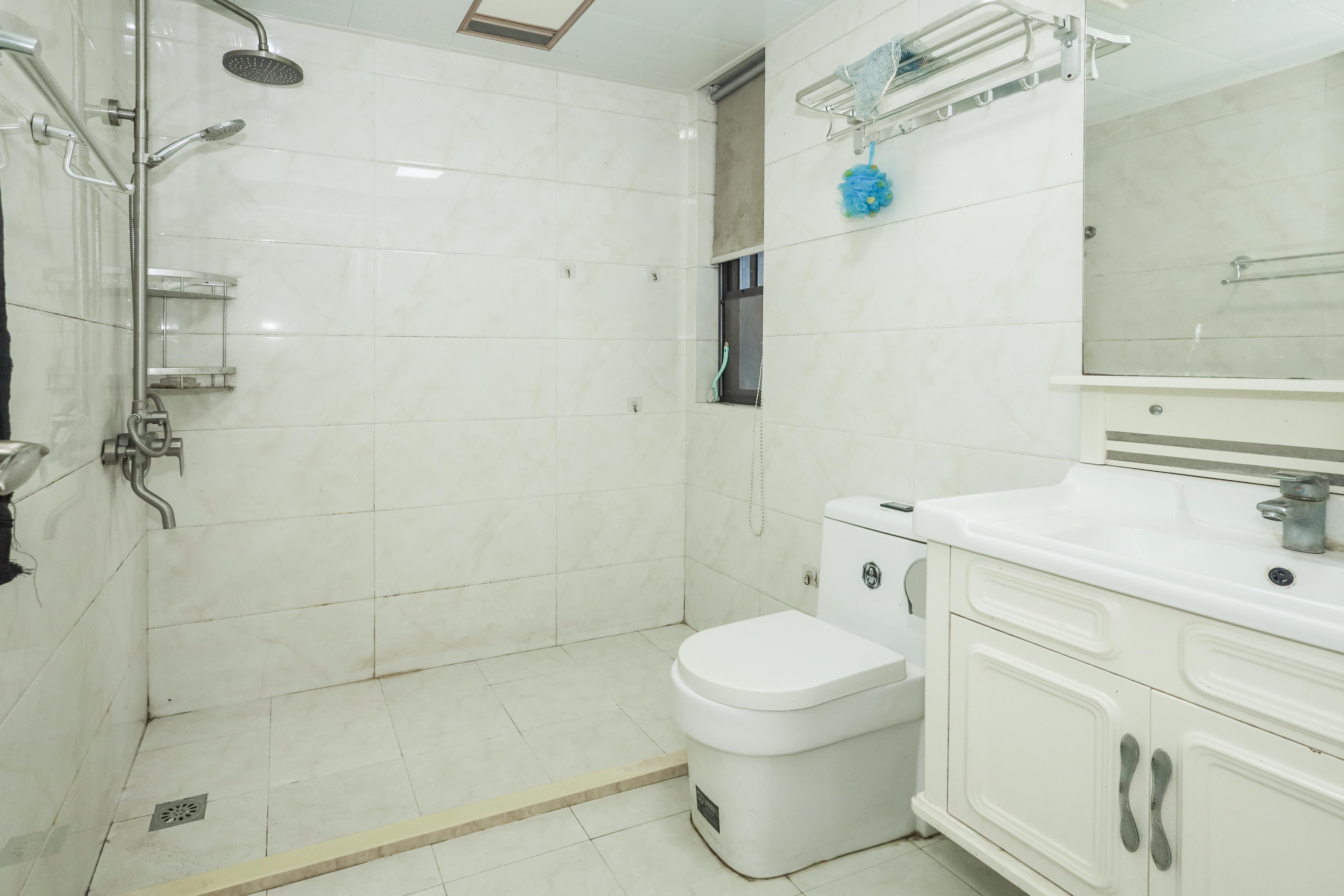 旭辉御府  3室2厅2卫    185.0万卫生间