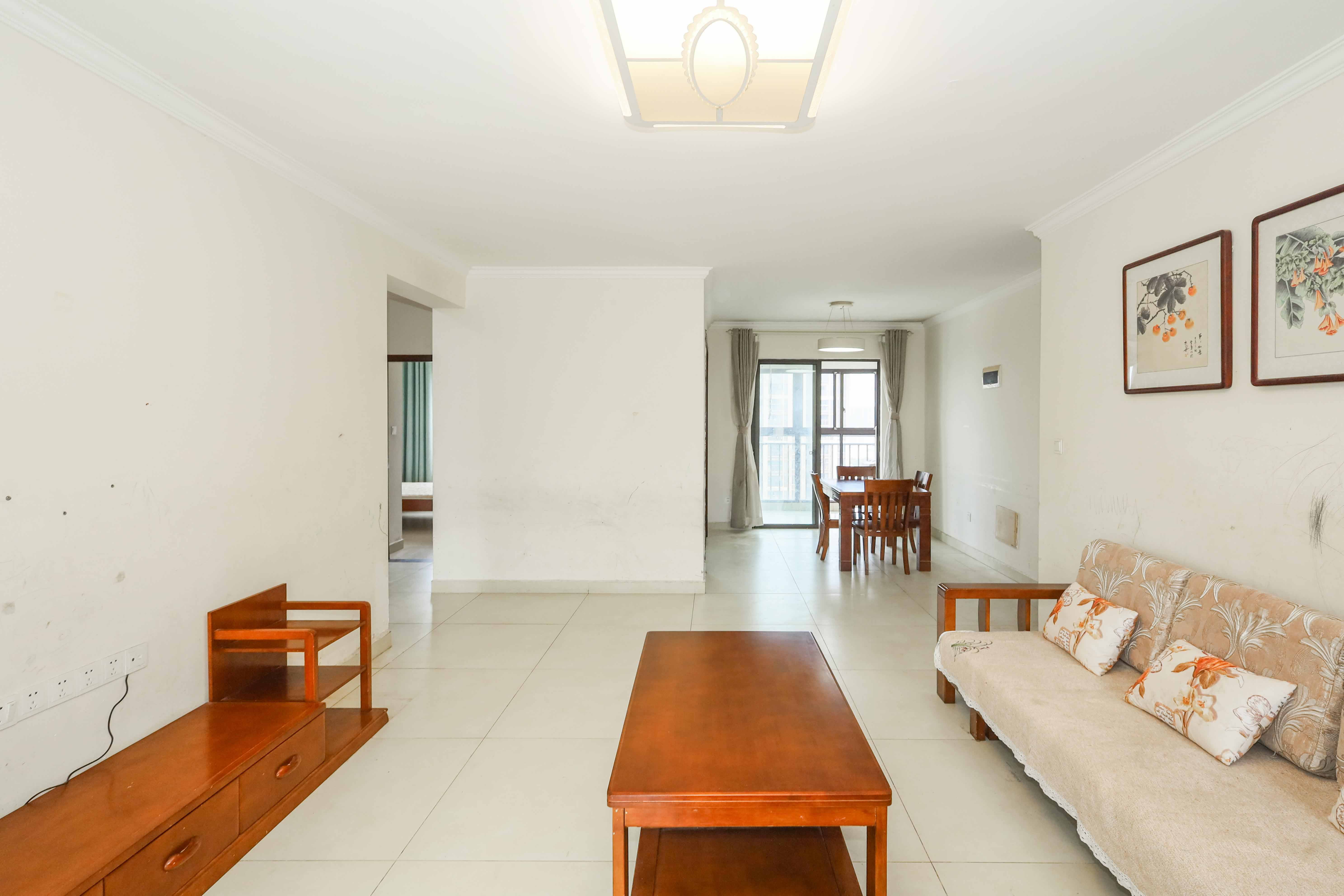 旭辉御府  3室2厅2卫    185.0万客厅