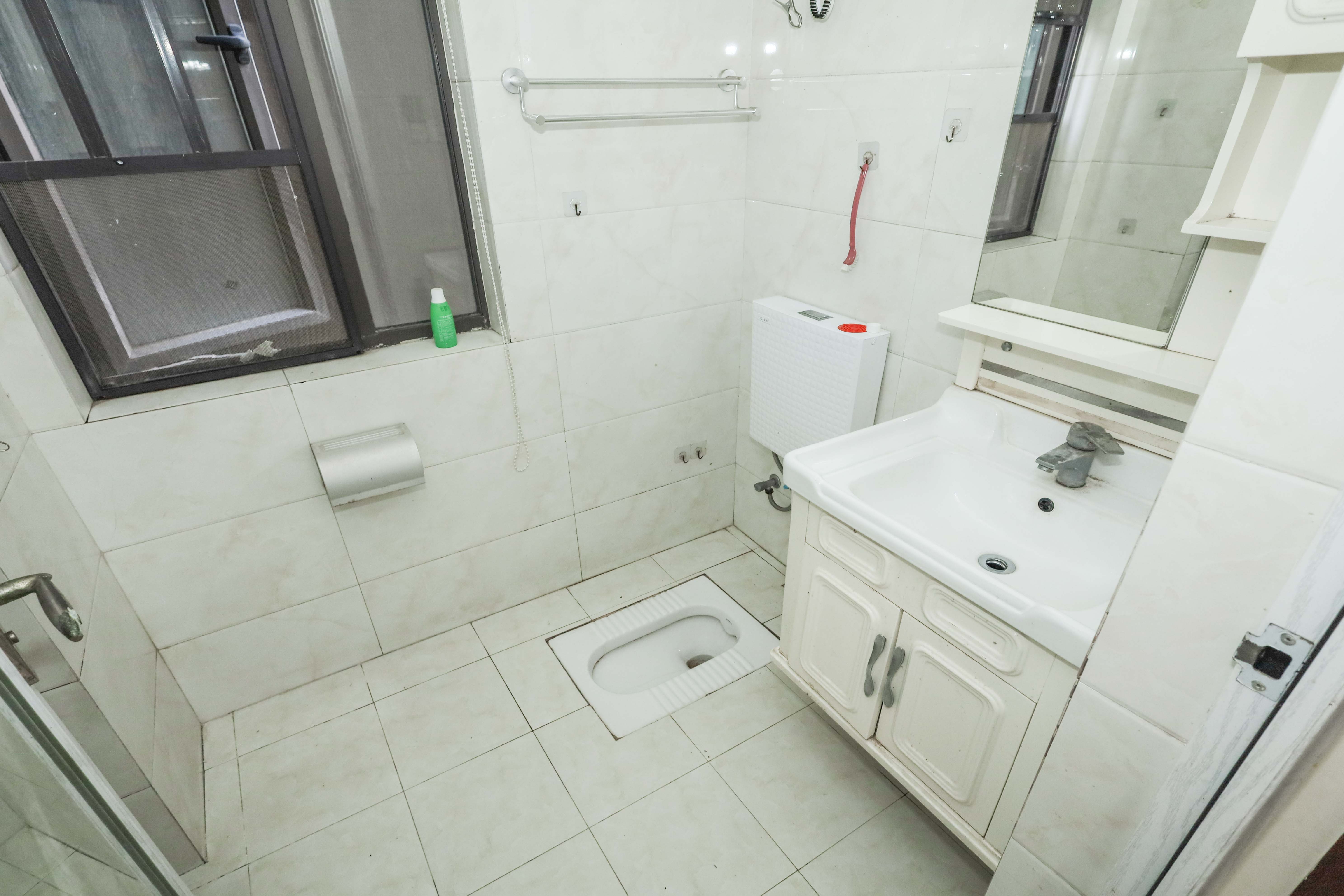 旭辉御府  3室2厅2卫    185.0万卫生间