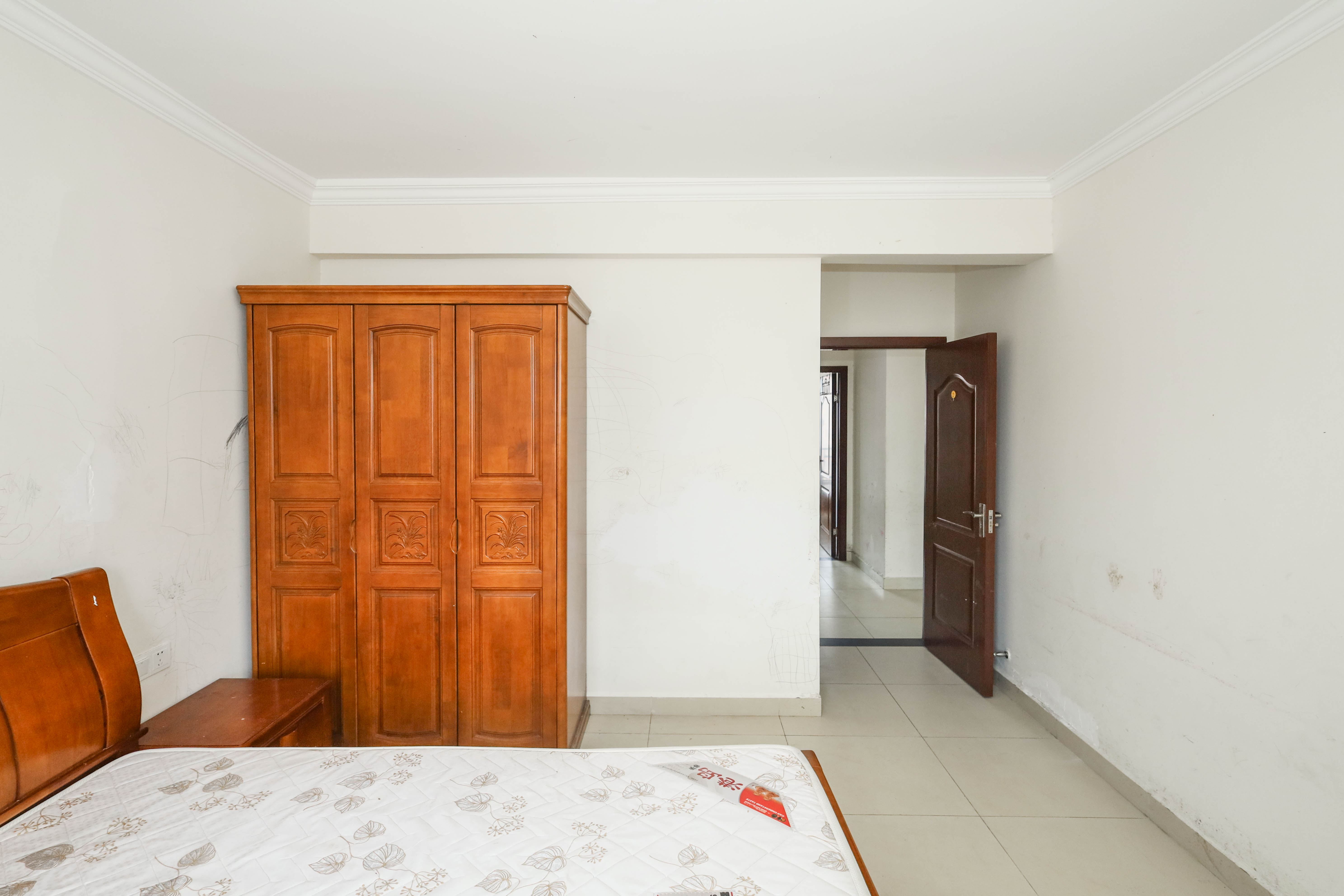 旭辉御府  3室2厅2卫    185.0万卧室