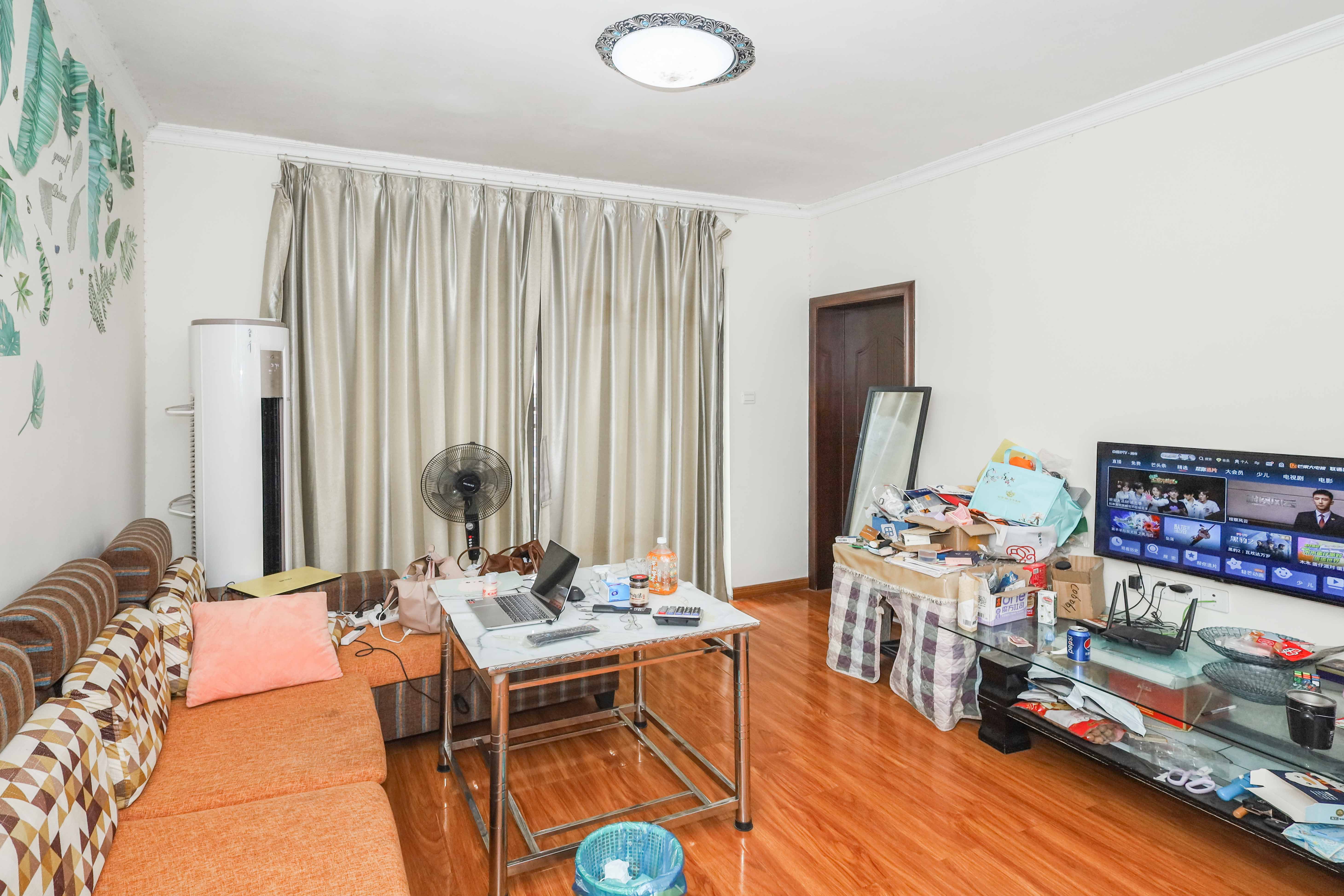 旭辉御府 3室2厅1卫 90.0万 旭辉御府 3室2厅1卫 90.0万客厅