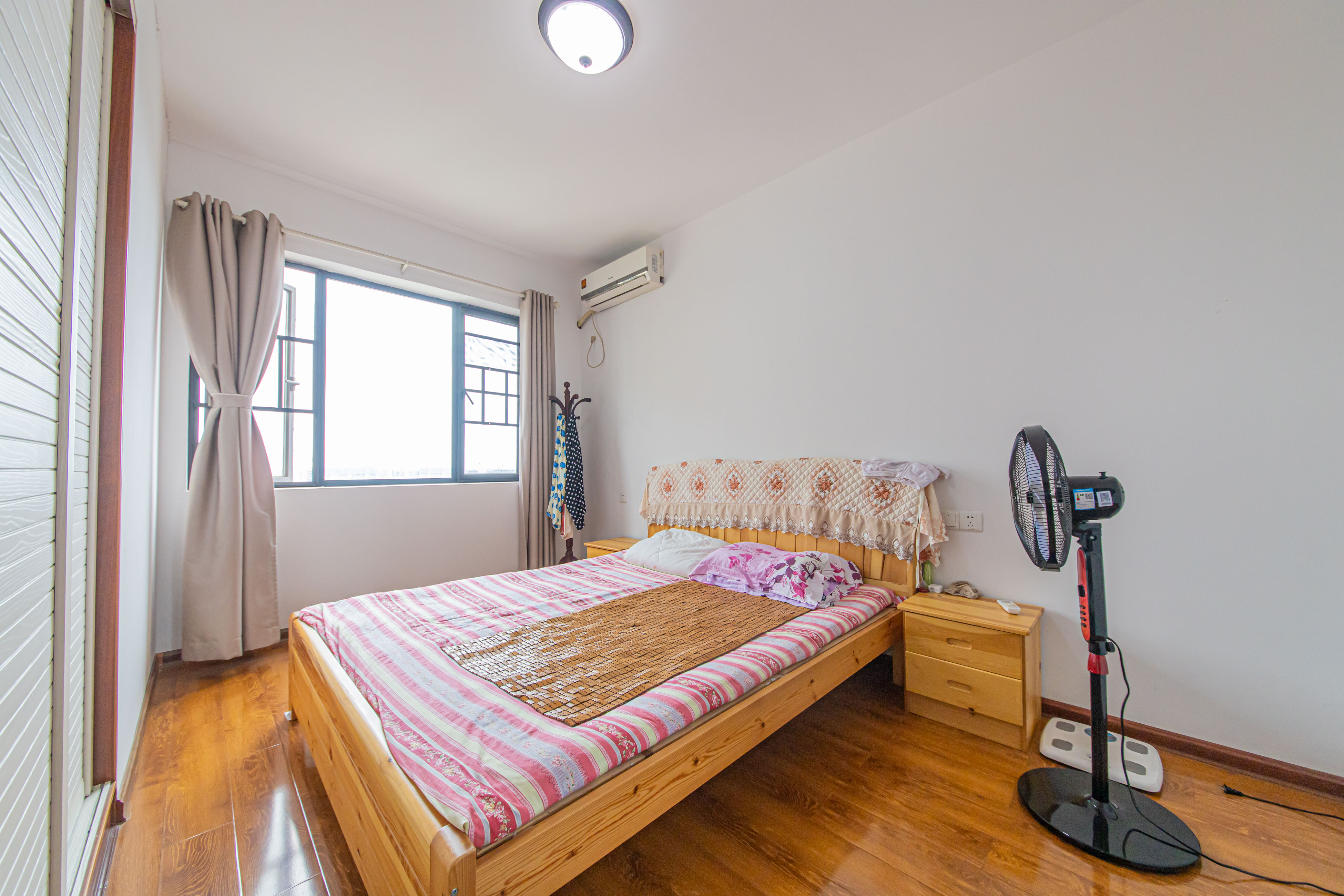 丽水熙园  3室2厅1卫    104.9万 丽水熙园  3室2厅1卫    104.9万卧室