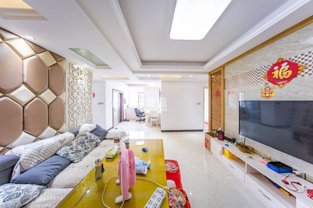 锑都家园  4室2厅2卫    88.0万