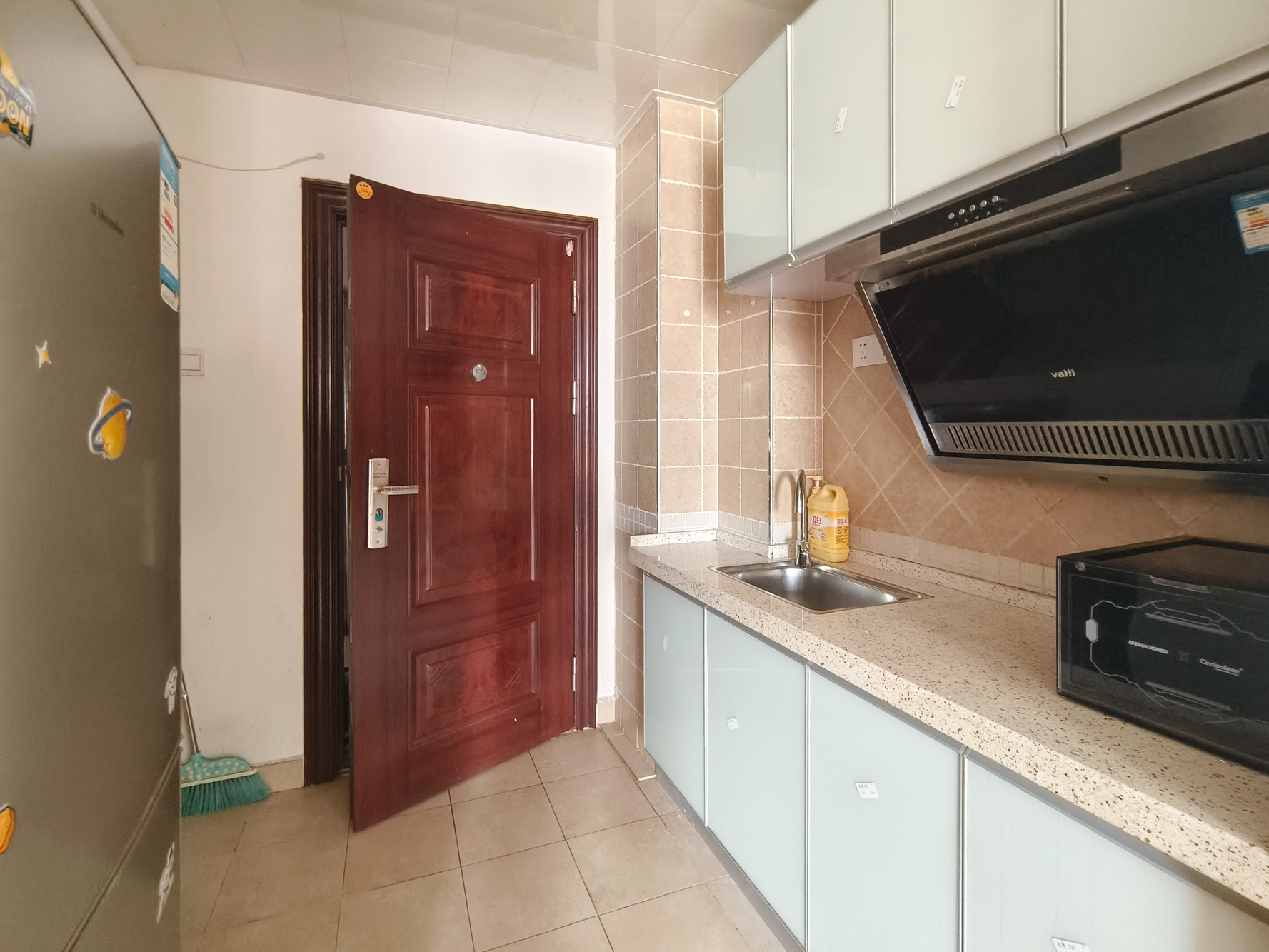 月亮湾草莓街区一、二期 1室1厅1卫 28.0万 月亮湾草莓街区一、二期 1室1厅1卫 28.0万厨房