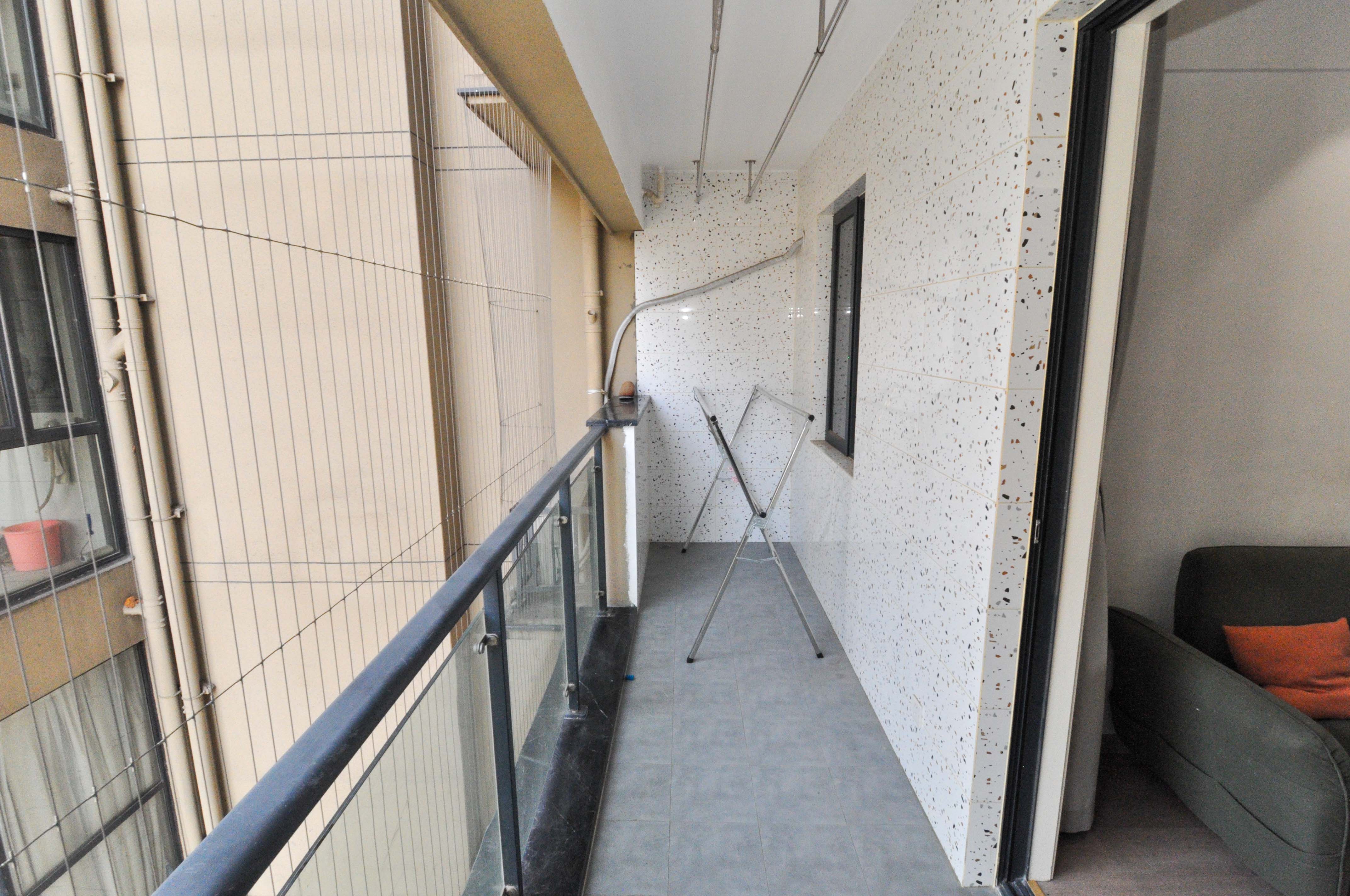 中建梅溪湖中心  4室2厅2卫   214.00万其他