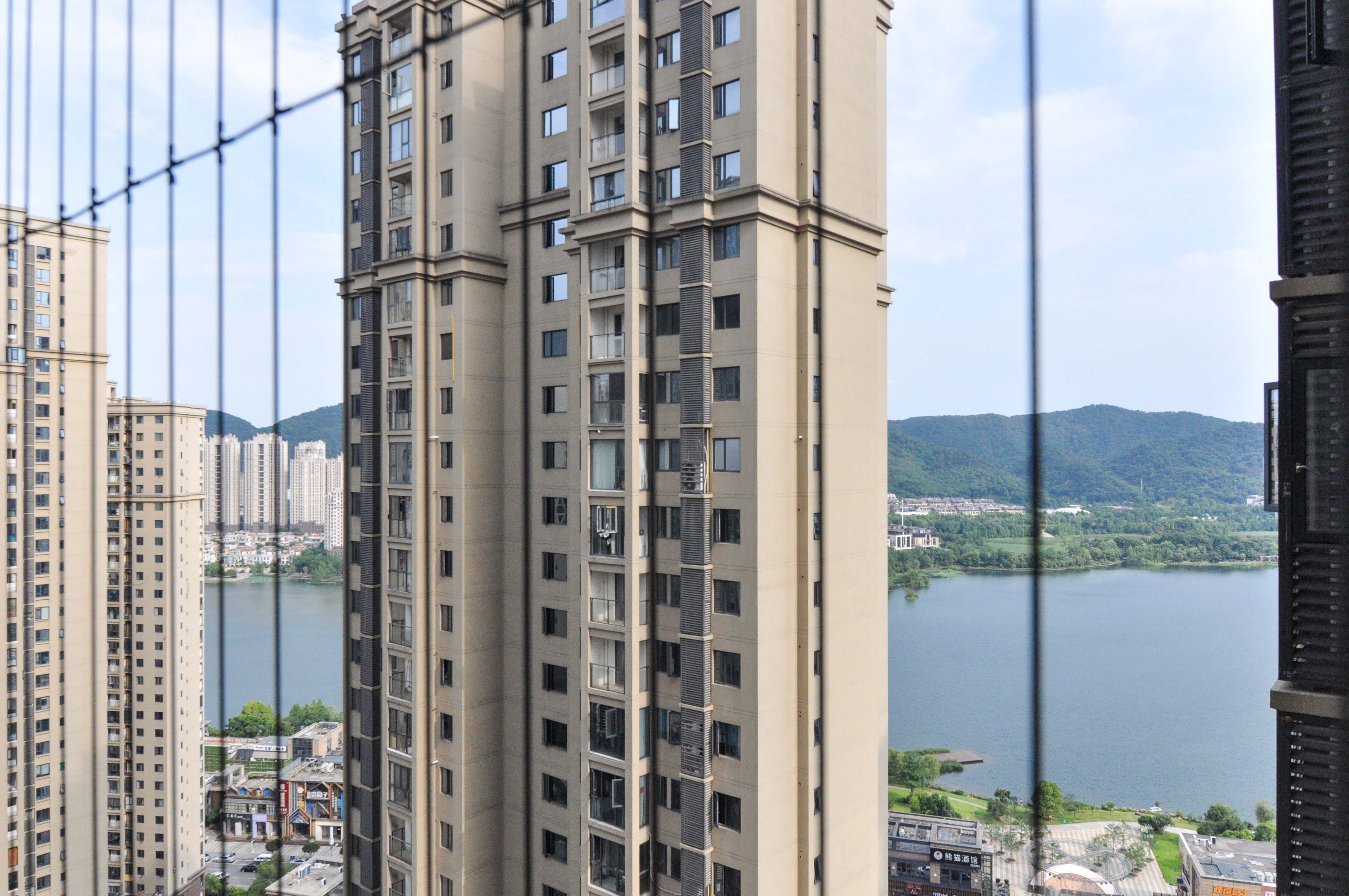 中建梅溪湖中心  4室2厅2卫   214.00万其他