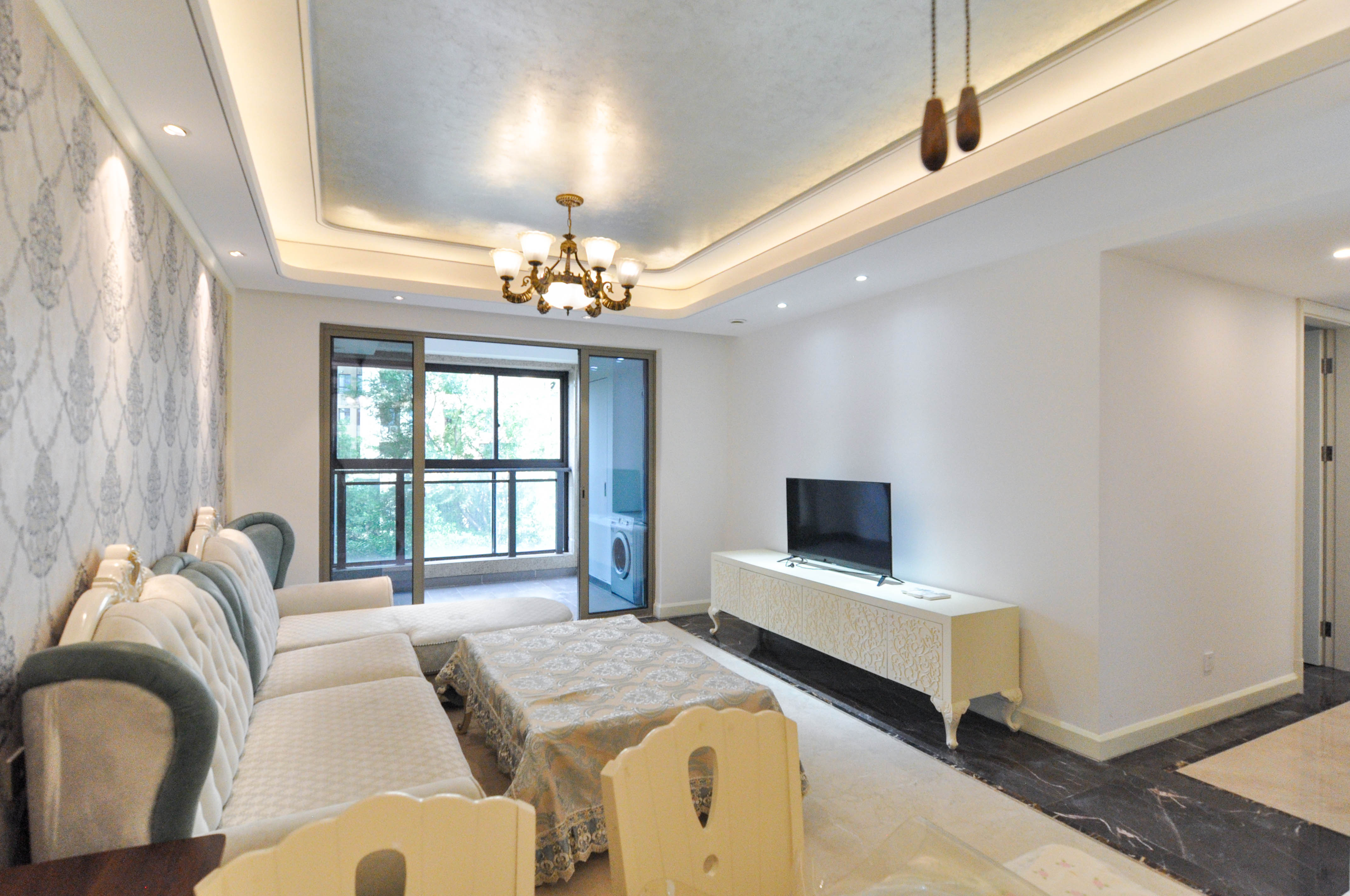 梅溪湖金茂府（金茂广场）（金茂览秀城）  3室2厅2卫    237.8万客厅