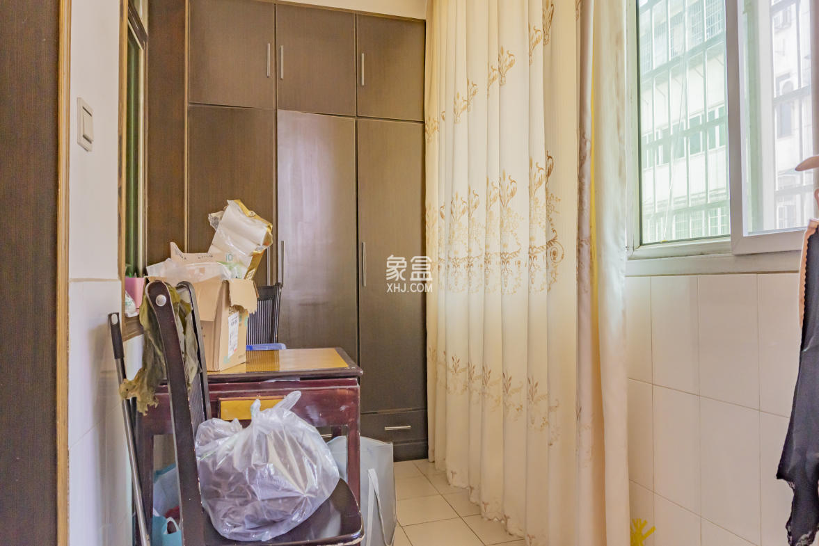 银竹苑小区  3室2厅1卫   42.80万 银竹苑小区  3室2厅1卫   42.80万室内图