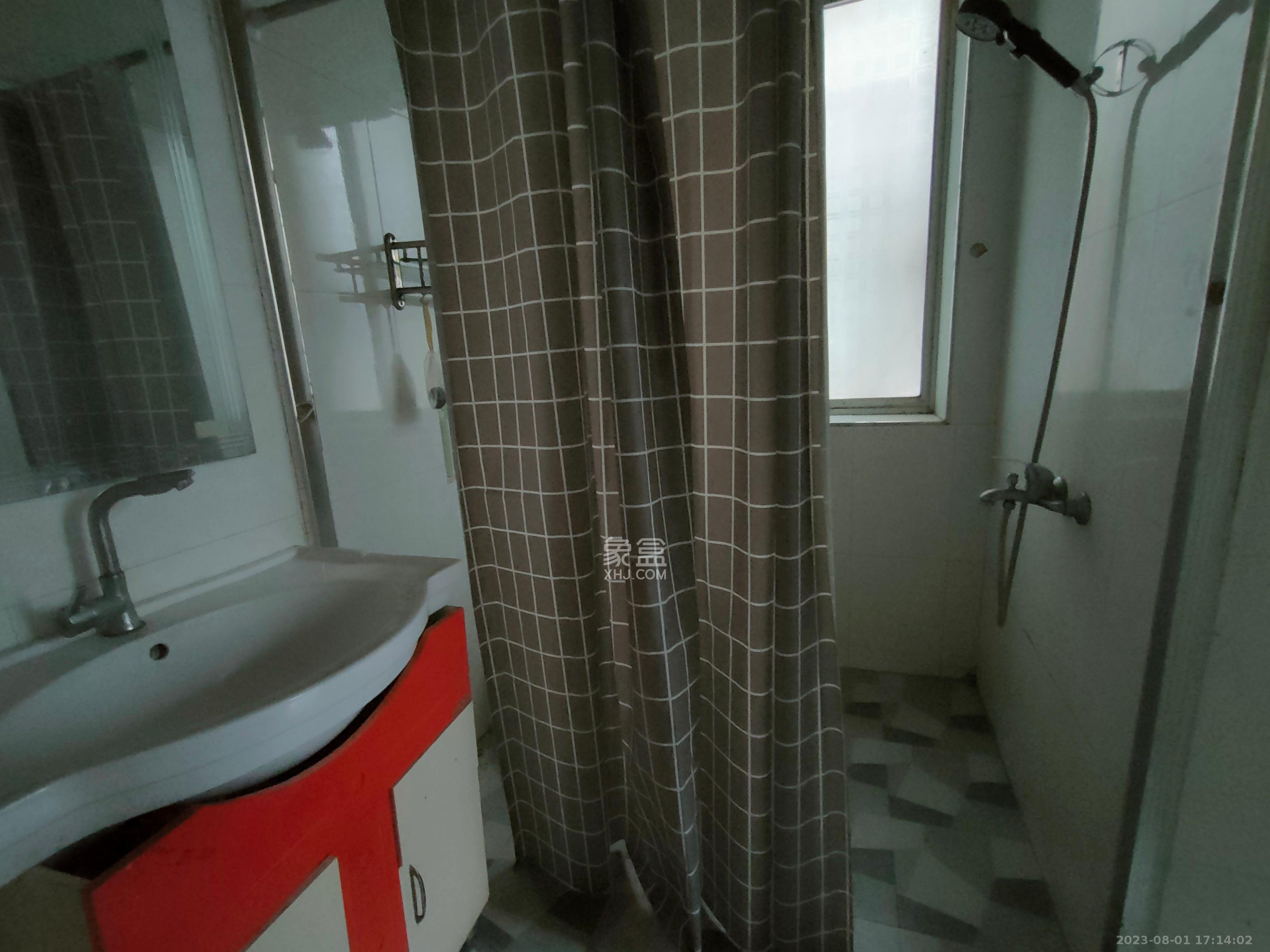 湘绣城  3室2厅2卫   1300.00元/月室内图