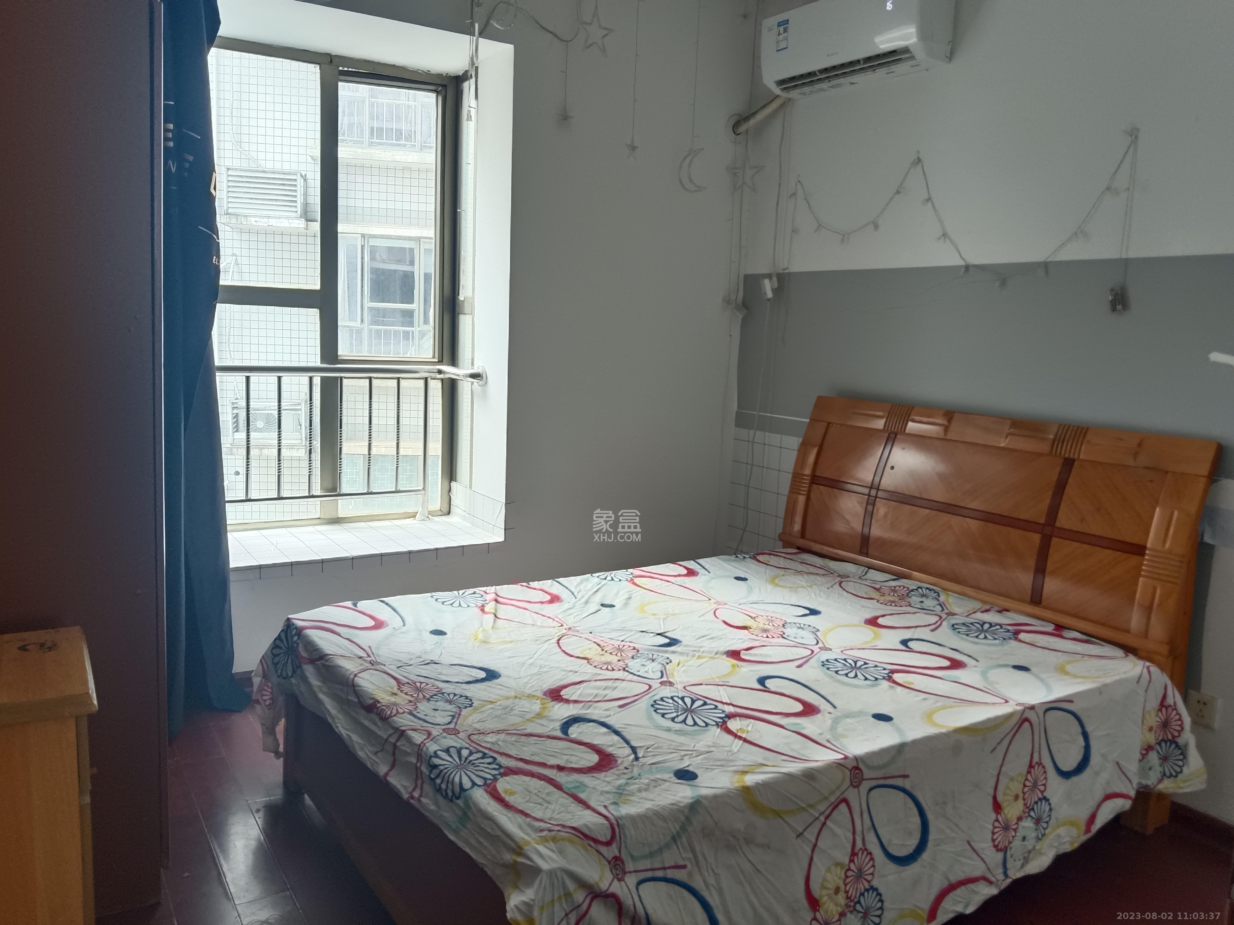 长丰源小区  4室2厅2卫    2500.0元/月室内图