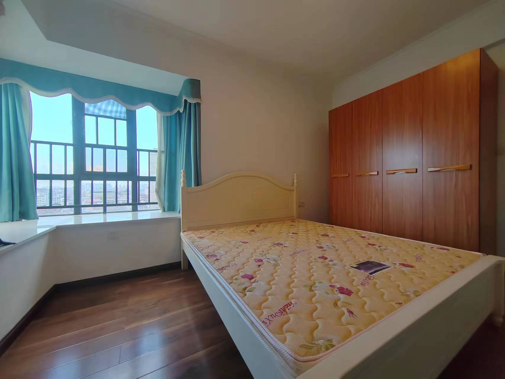 华菱融域三期 2室2厅1卫 2000.00元/月 华菱融域三期 2室2厅1卫 2000.00元/月室内图