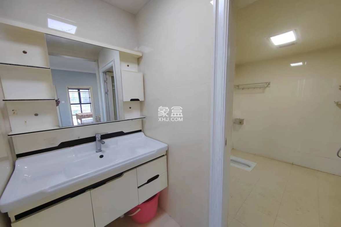 华菱融域三期 2室2厅1卫 2000.00元/月 华菱融域三期 2室2厅1卫 2000.00元/月室内图