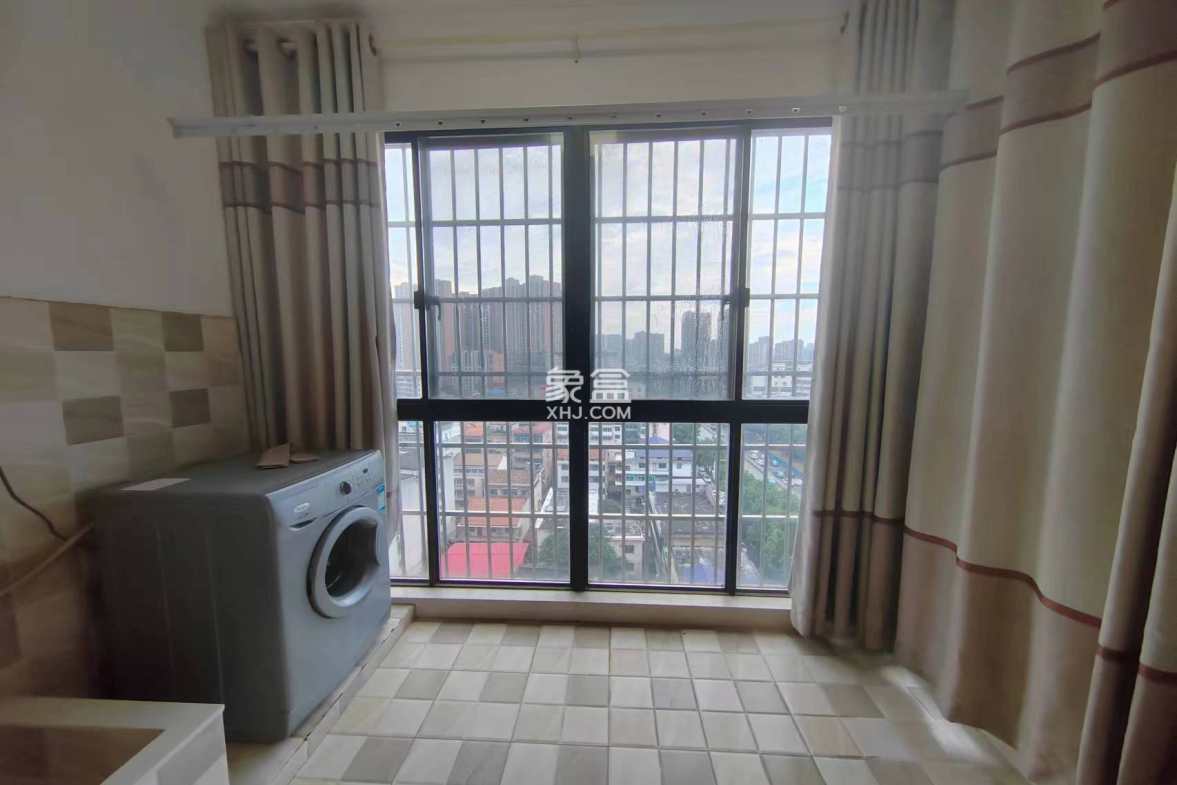 华菱融域三期 2室2厅1卫 2000.00元/月 华菱融域三期 2室2厅1卫 2000.00元/月室内图