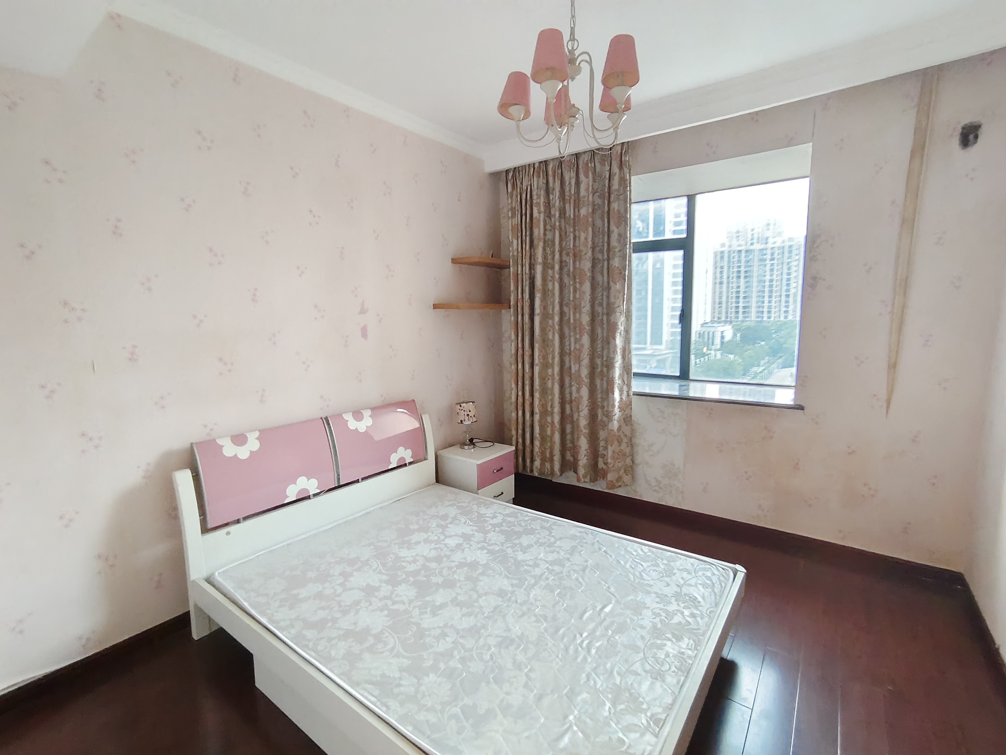 港岳豪庭  3室2厅2卫   2300.00元/月室内图